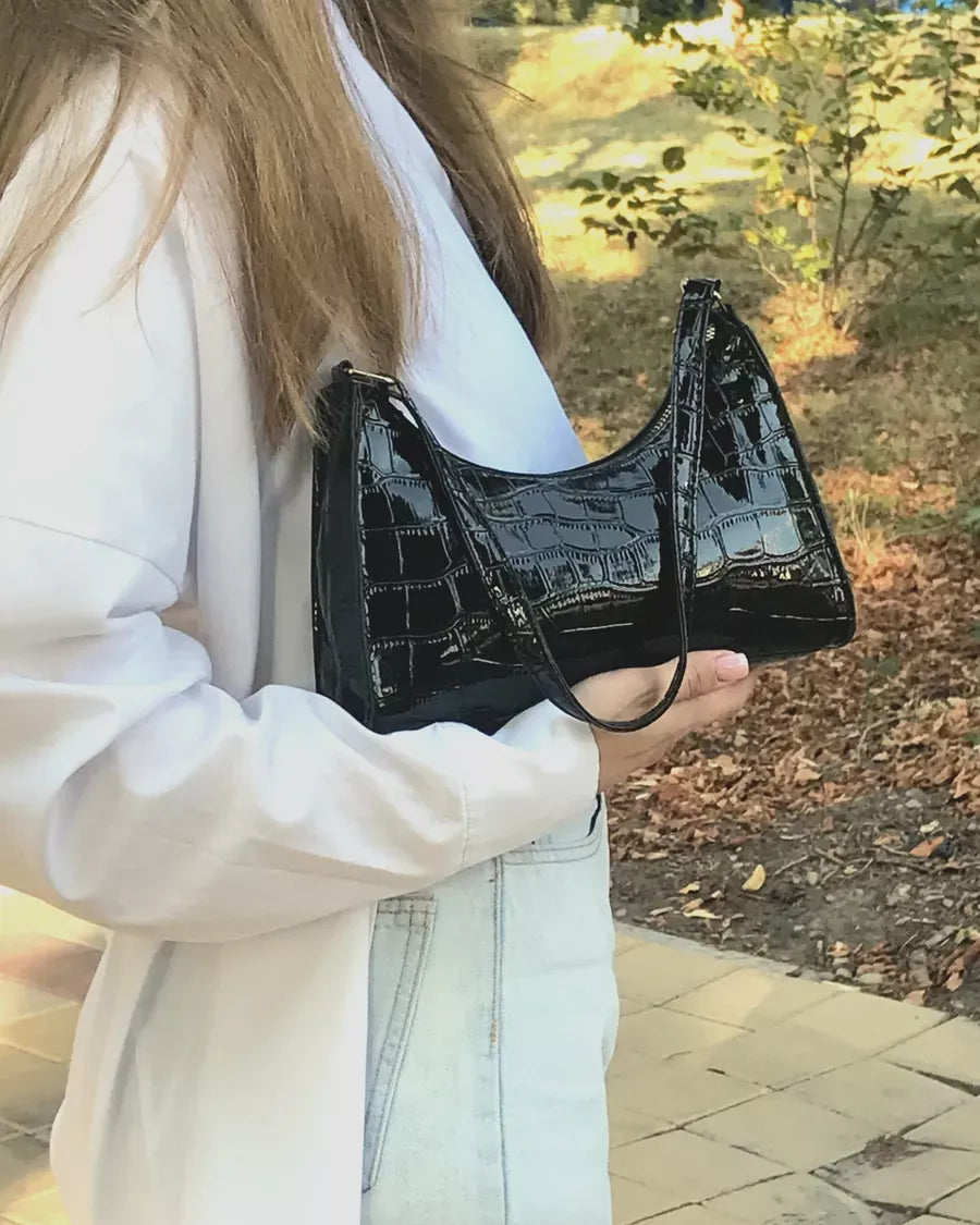 Bolsa Feminina Preta em Couro Legítimo de Ombro
