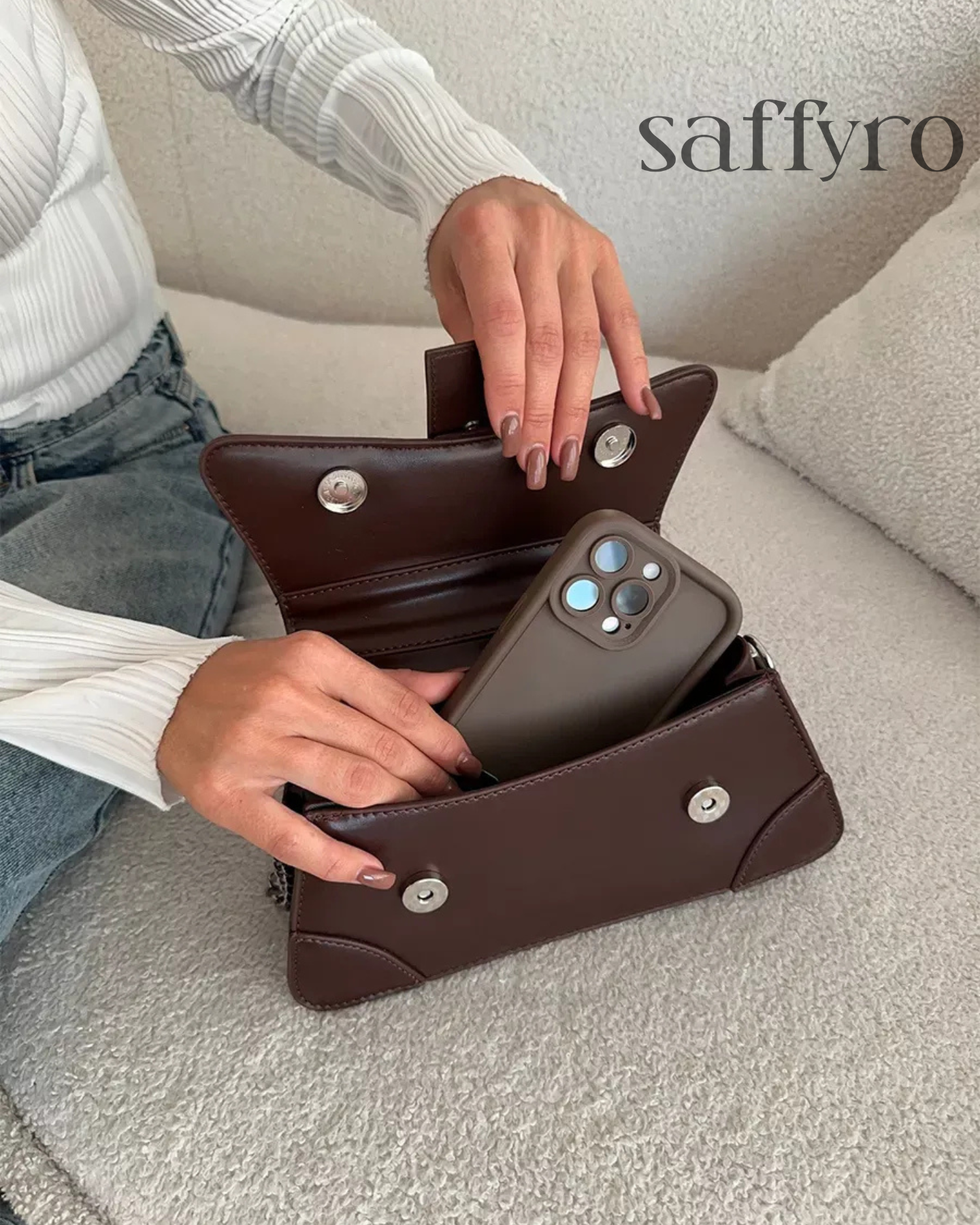 Bolsa Feminina Transversal em Couro Marrom Saffy