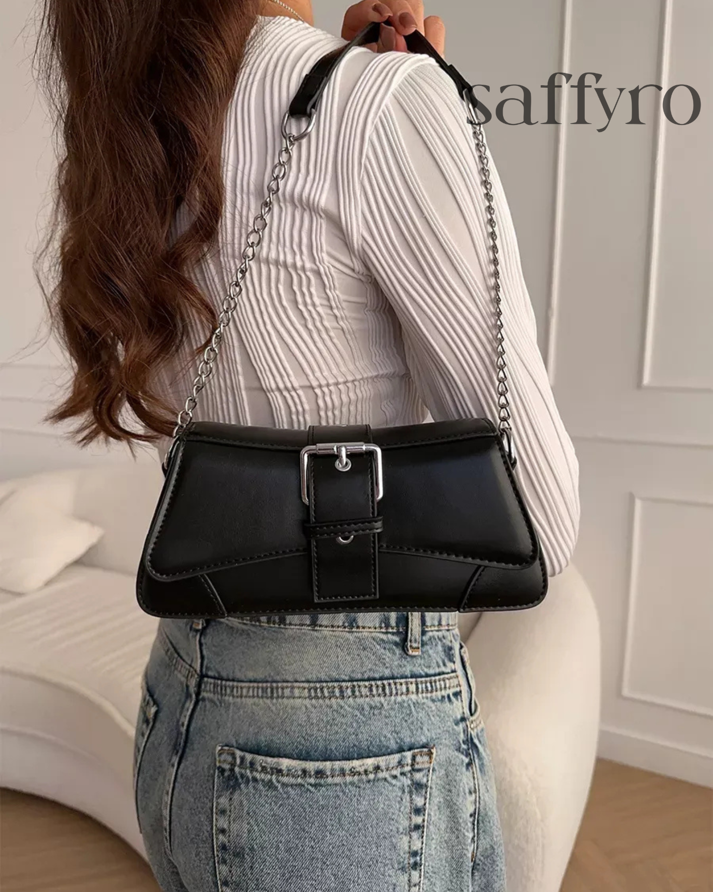 Bolsa Feminina em Couro Preta Saffyra
