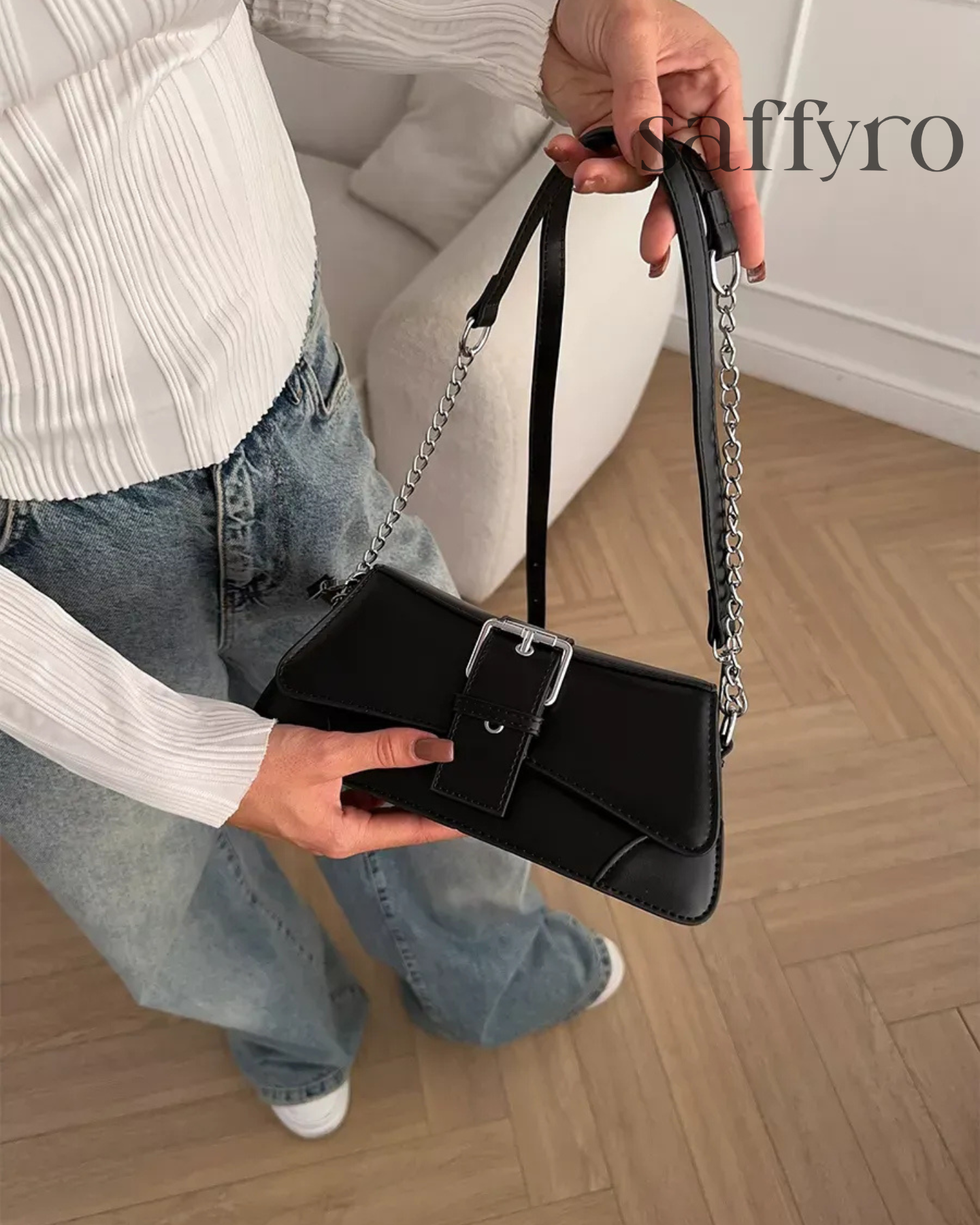 Bolsa Feminina em Couro Preta Saffyra