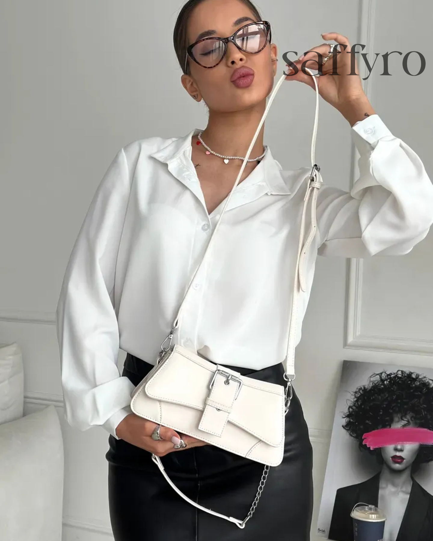 Bolsa Feminina em Couro Branca Betina