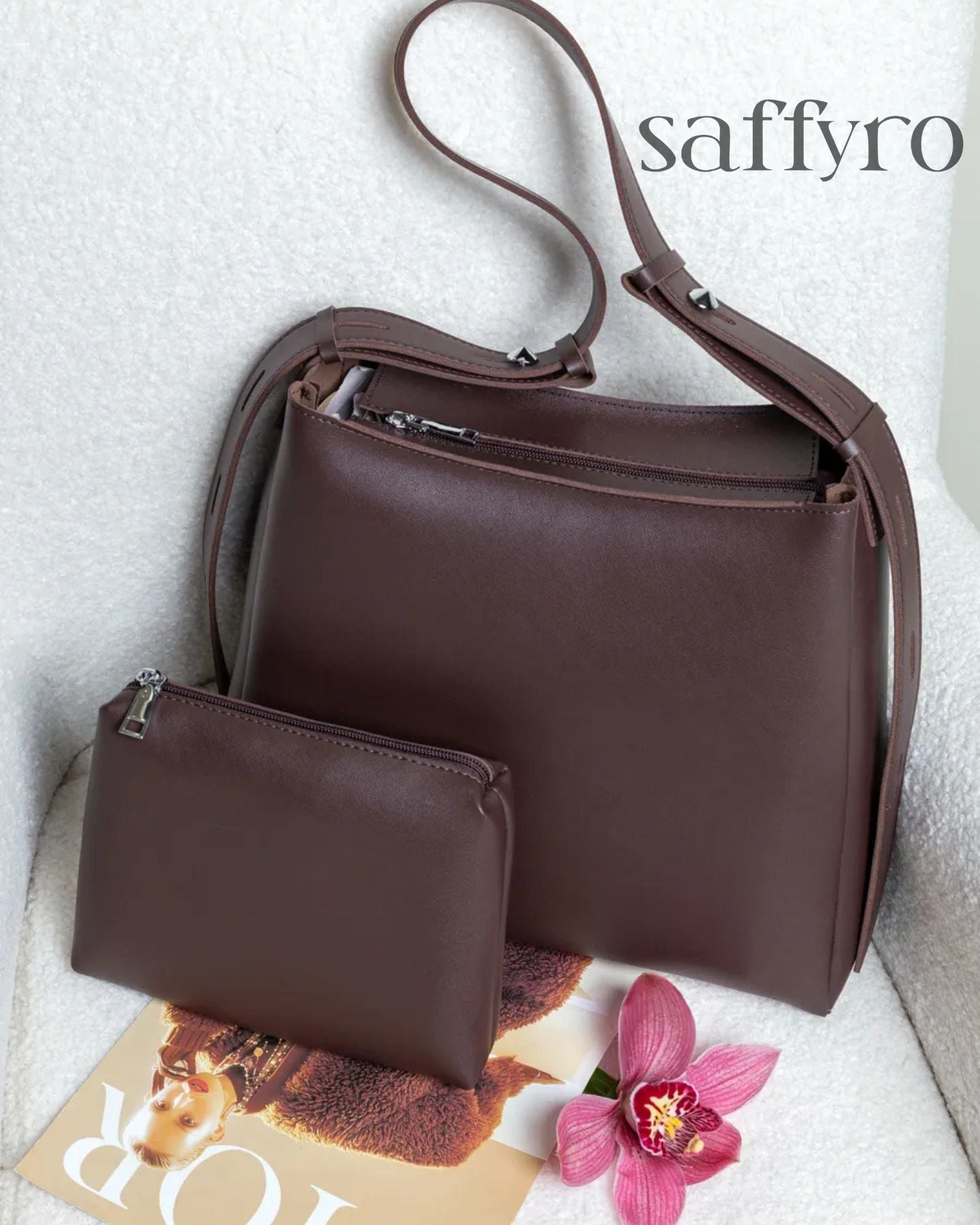 Bolsa Feminina de Couro Luiza Espaçosa com Bolsinha