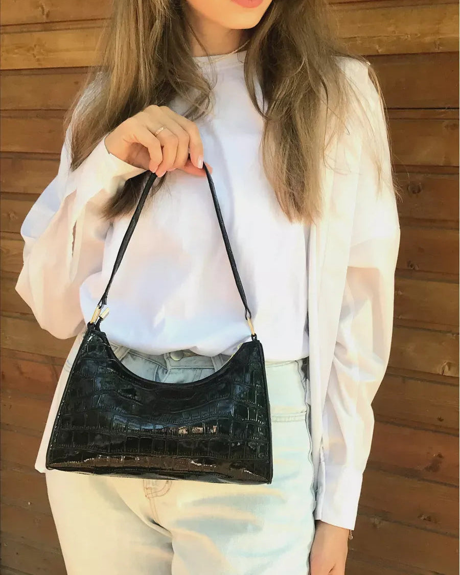 Bolsa Feminina Preta em Couro Legítimo de Ombro