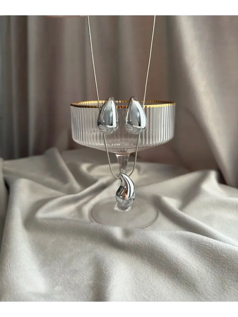 Conjunto Colar e Brinco Gota Saffy