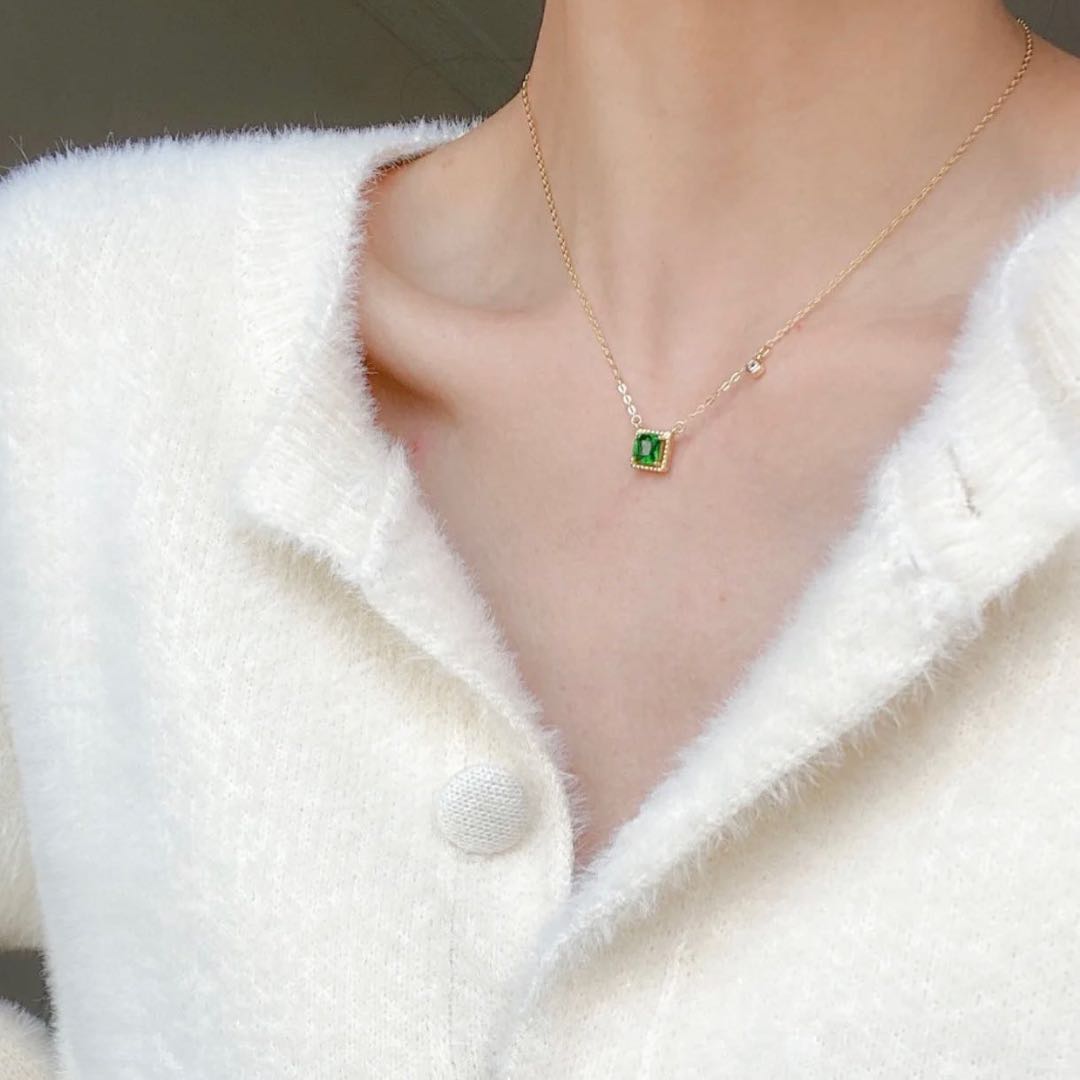 Colar Feminino Dourado Aldora