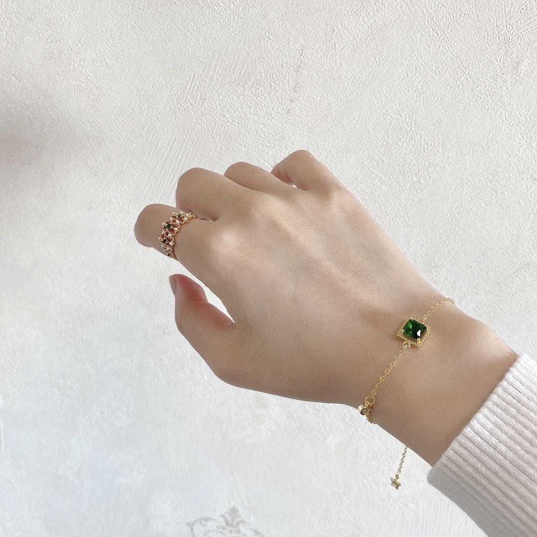 Colar Feminino Dourado Aldora