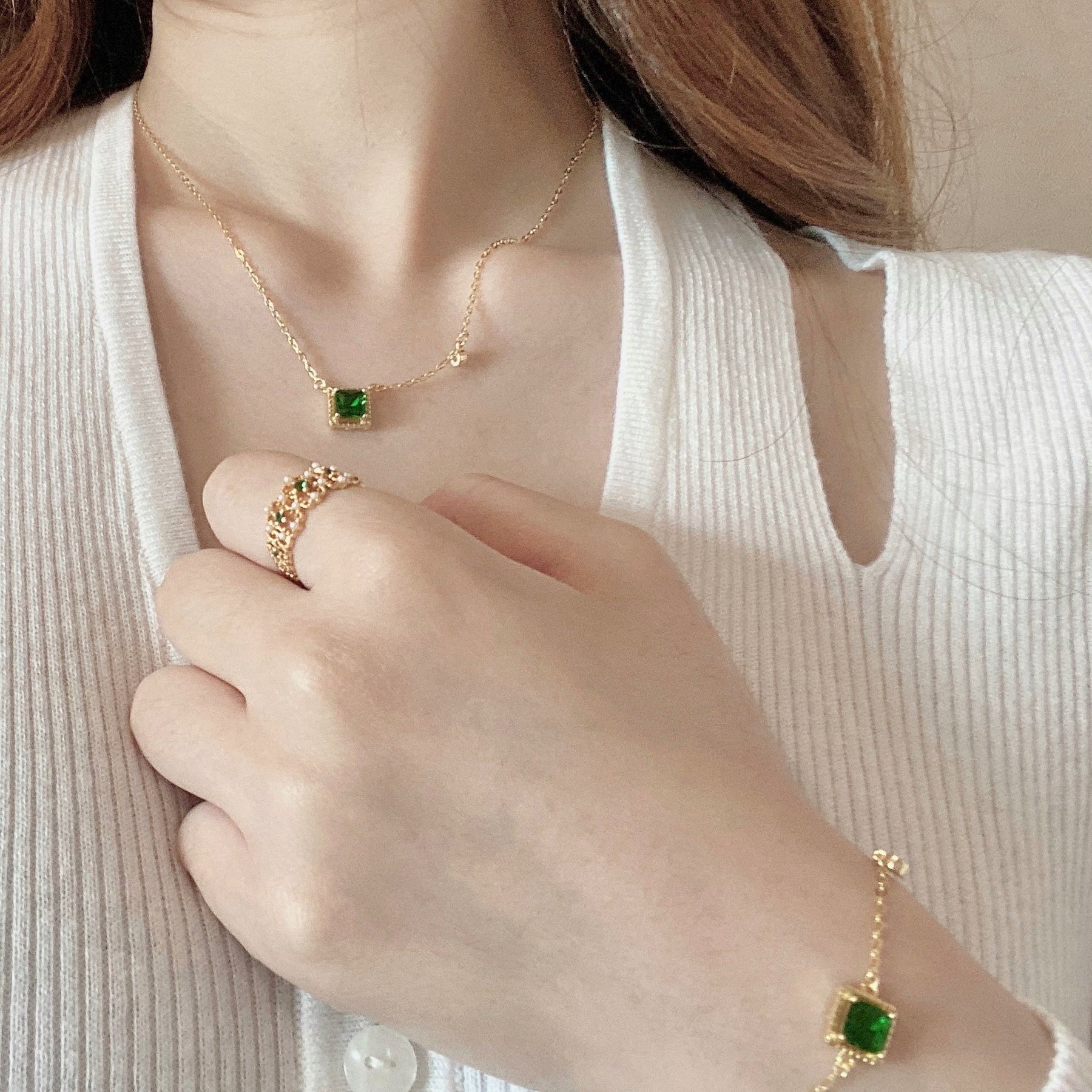 Colar Feminino Dourado Aldora