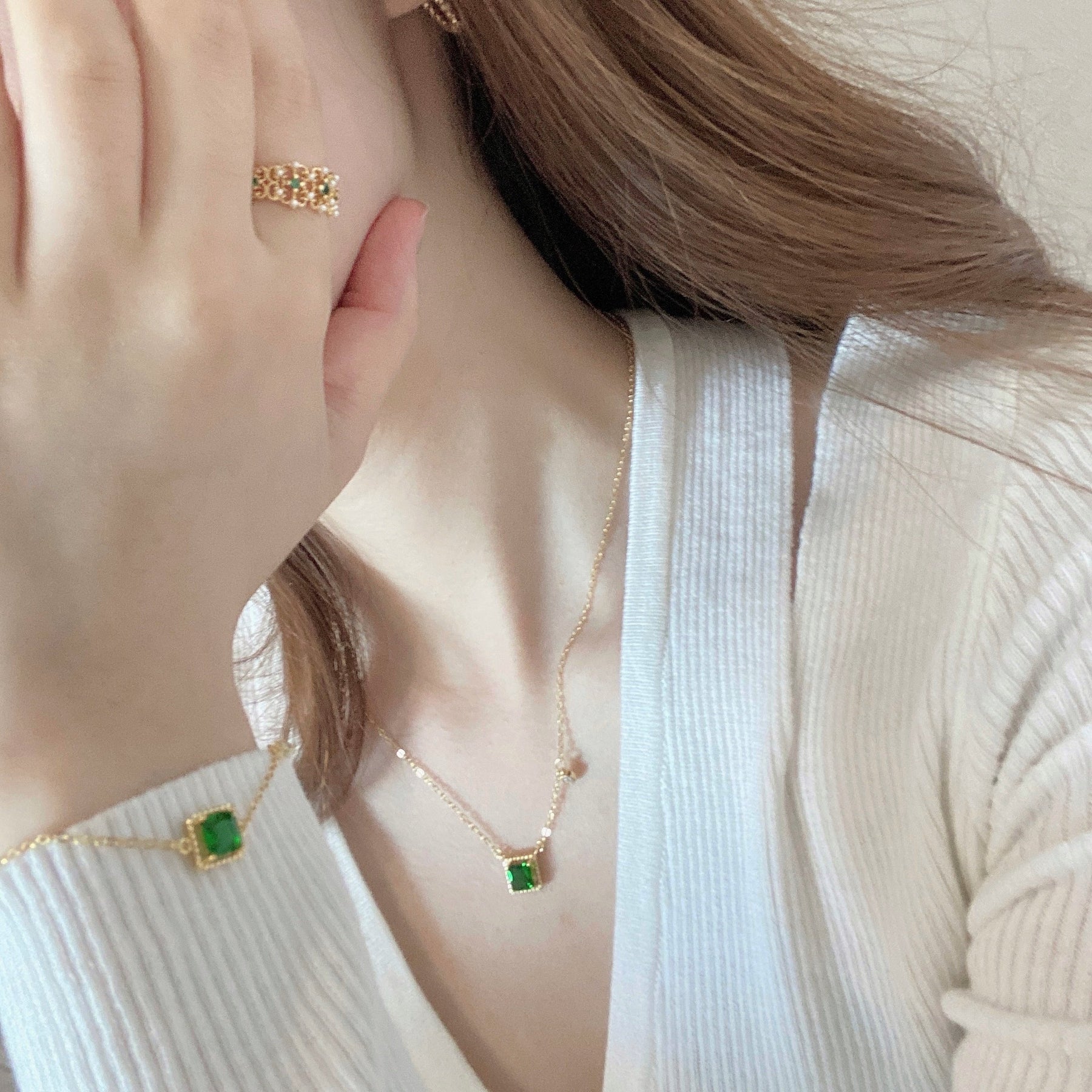 Colar Feminino Dourado Aldora