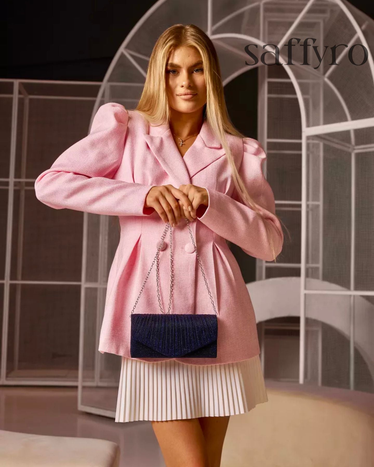 Bolsa Feminina Clutch para Noites Brilhante com corrente