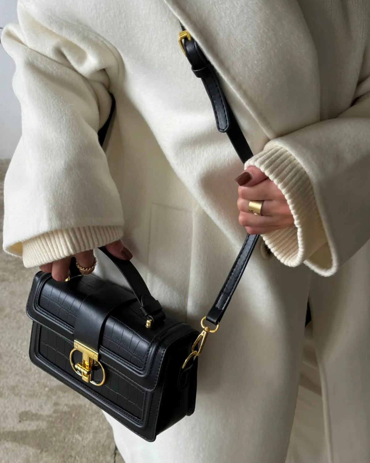 Bolsa Feminina Pequena Preta Flosé De Couro Legítimo