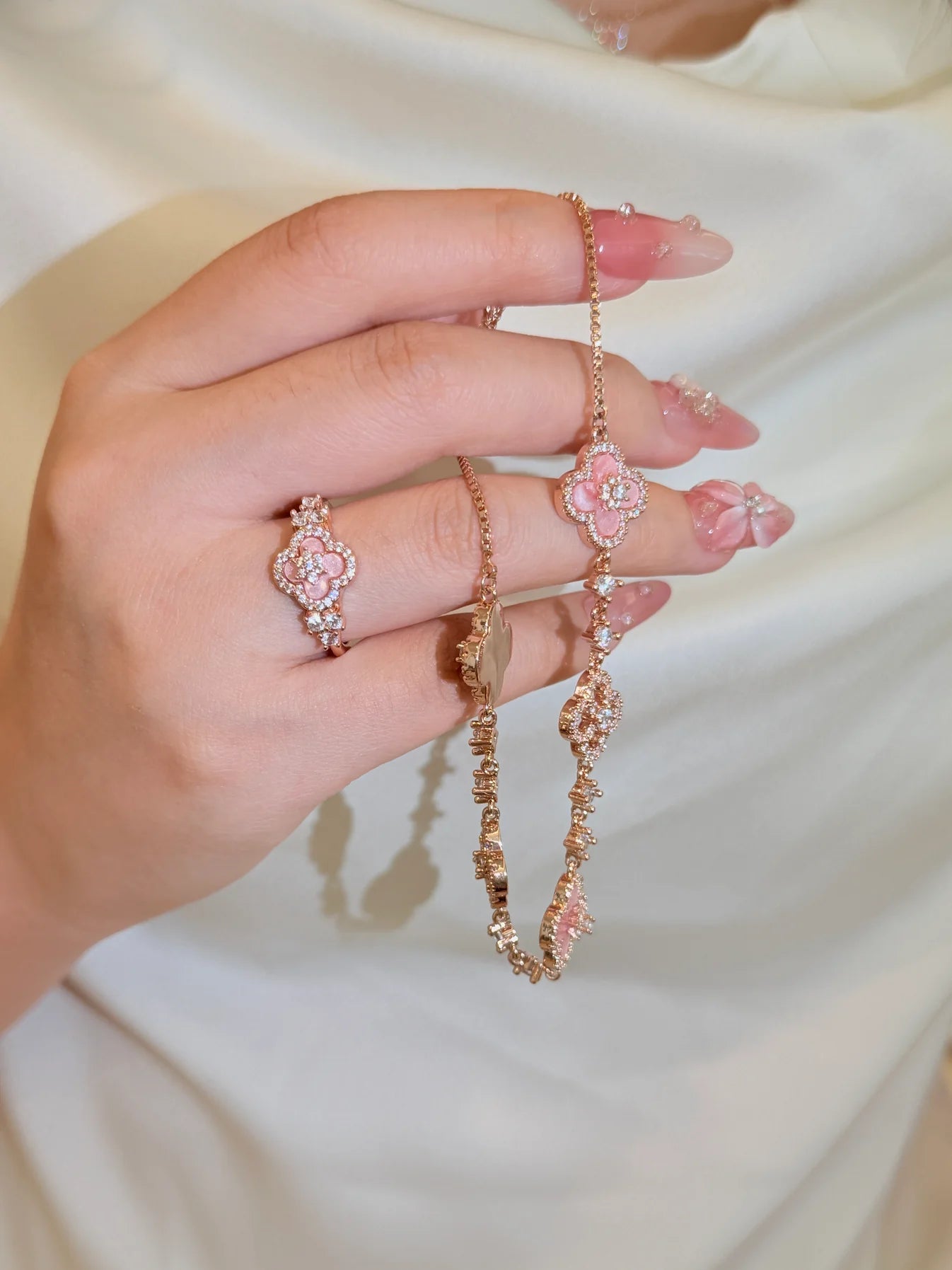 Pulseira Cleef Sakura Ouro Rosé