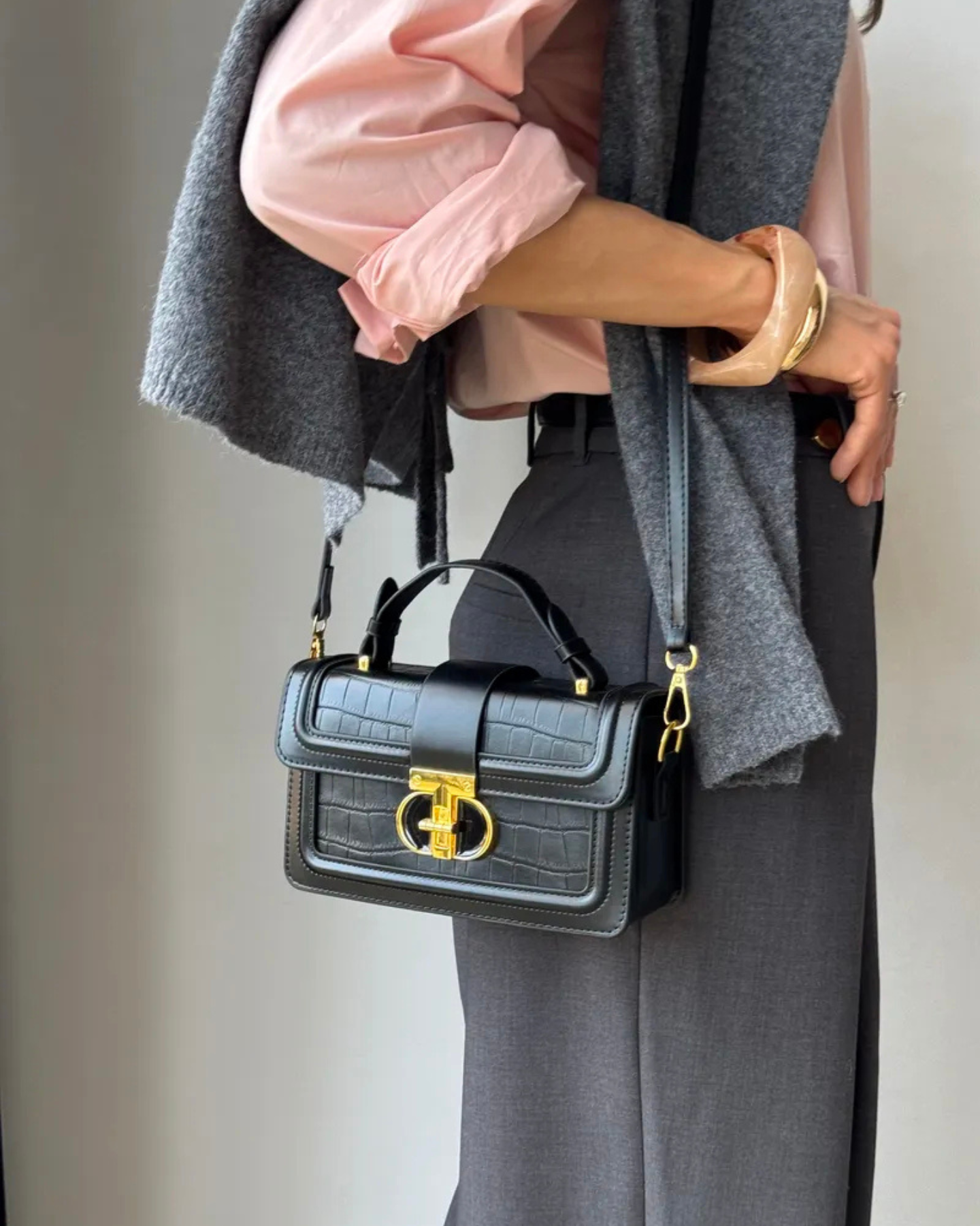 Bolsa Feminina Pequena Preta Flosé De Couro Legítimo