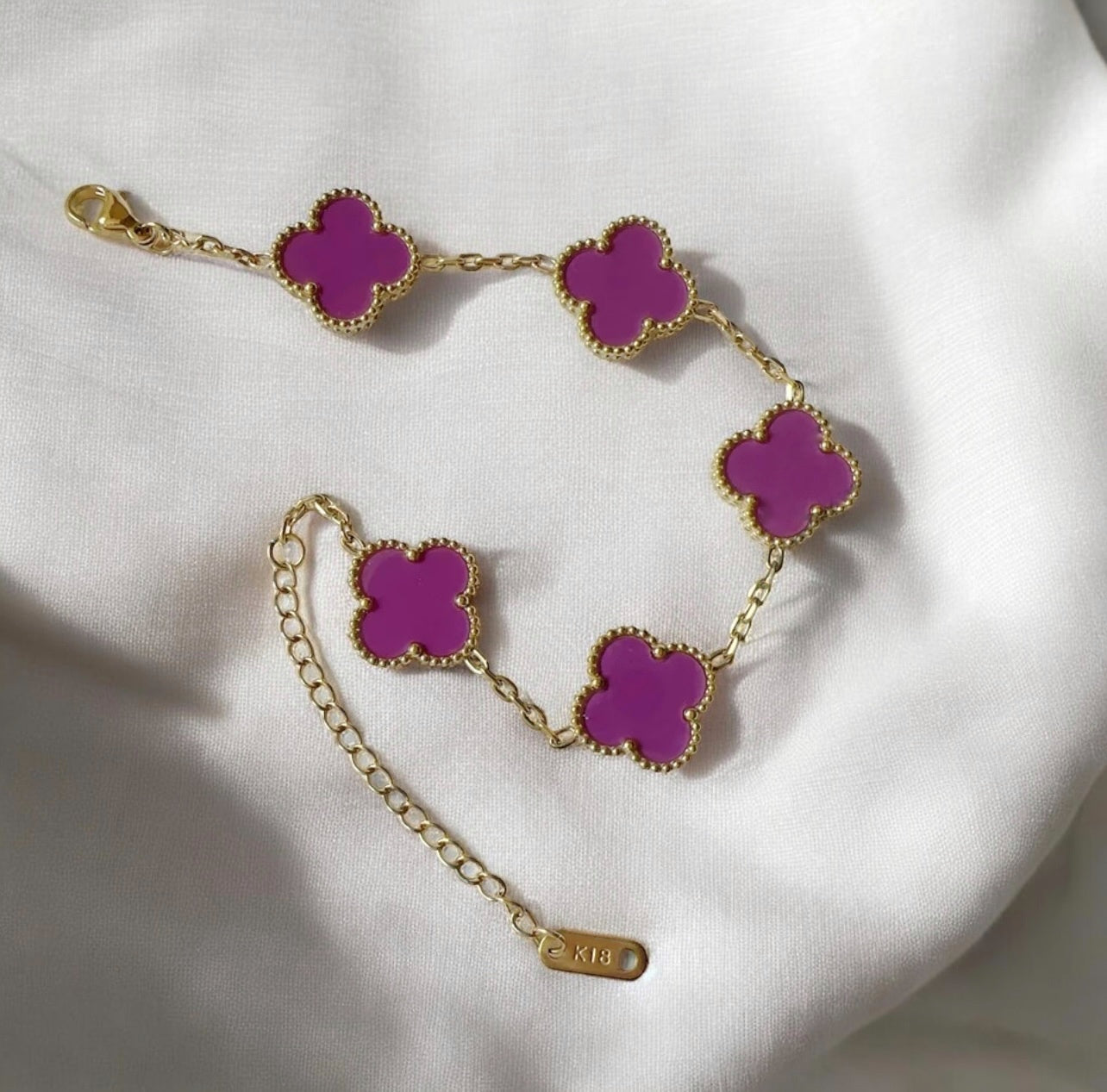 Pulseira Feminina Trevo Mini Dourada