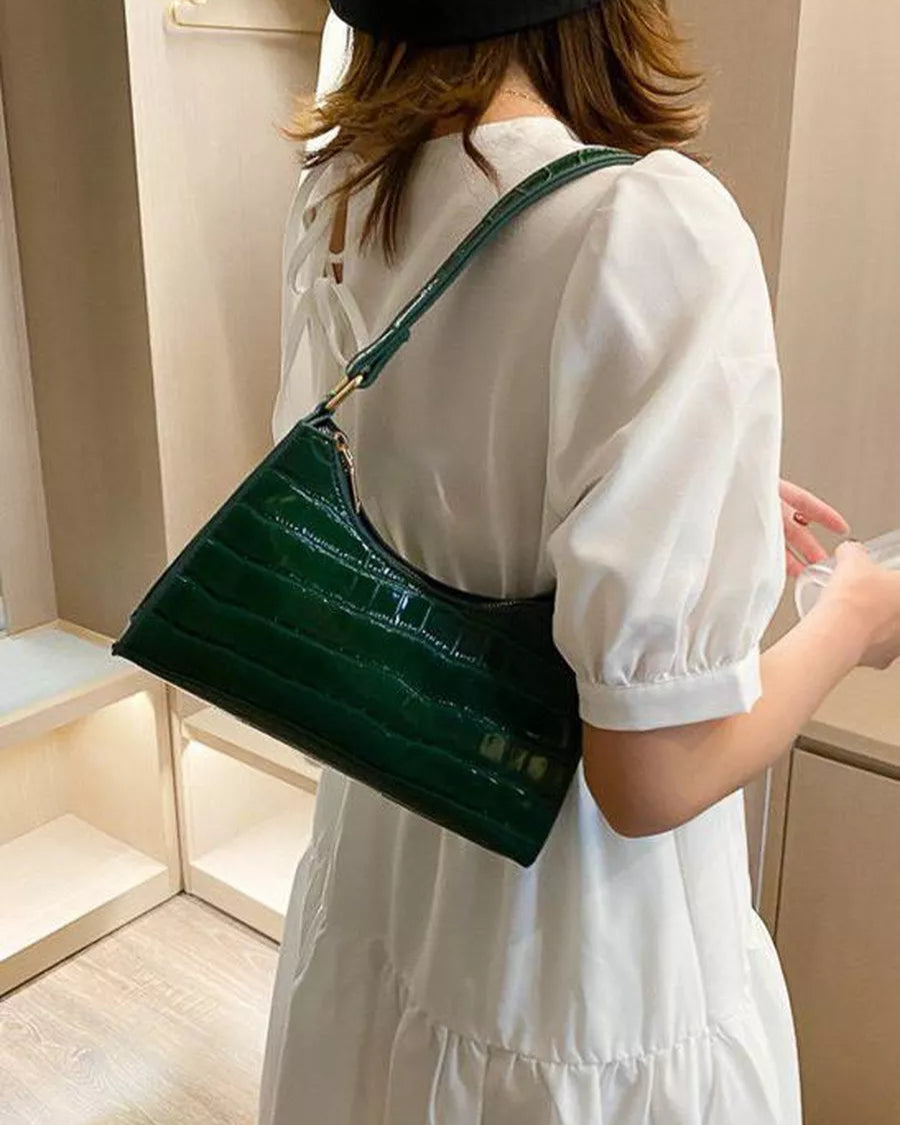 Bolsa Feminina Preta em Couro Legítimo de Ombro