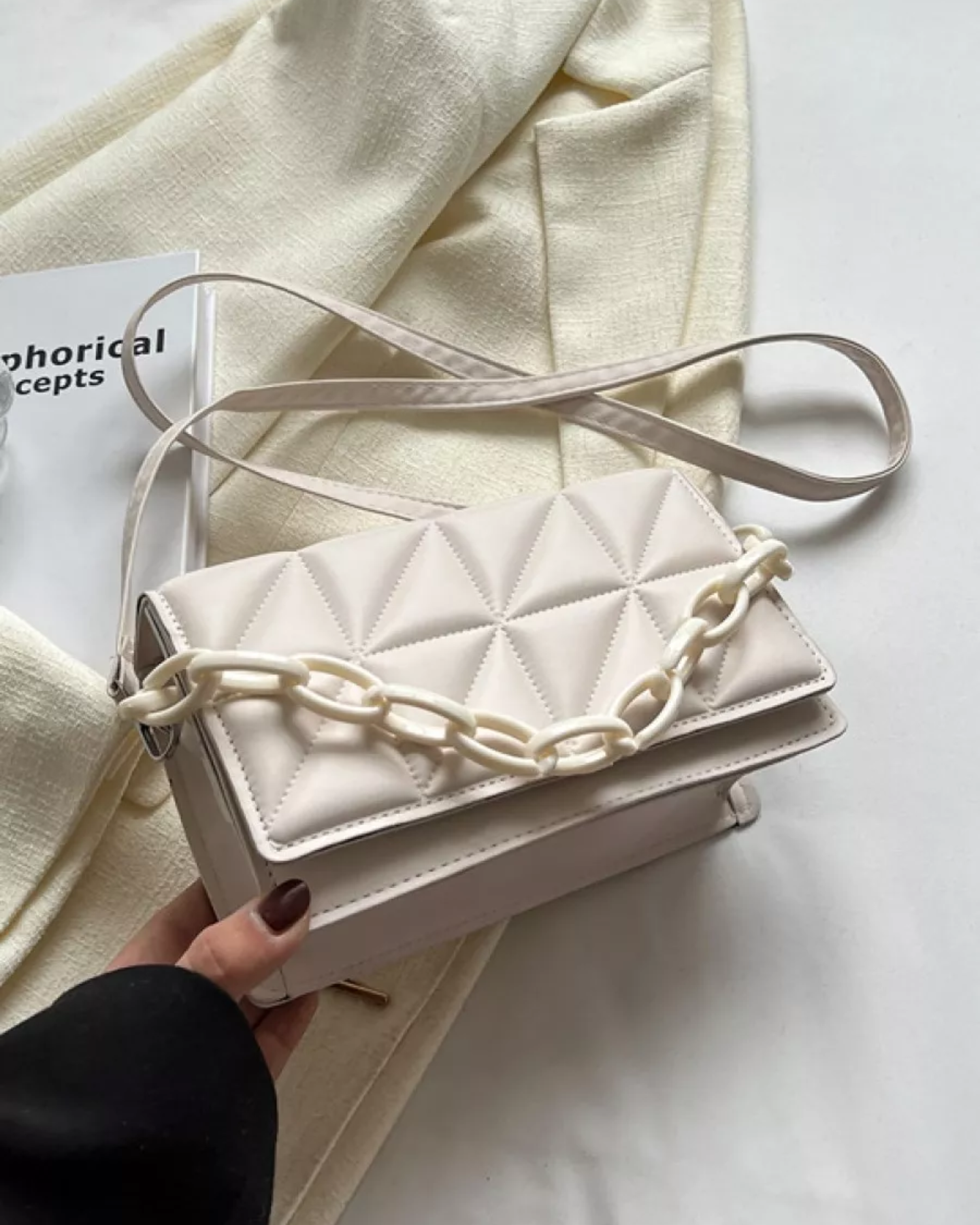 Bolsa Feminina Alça Corrente em Couro