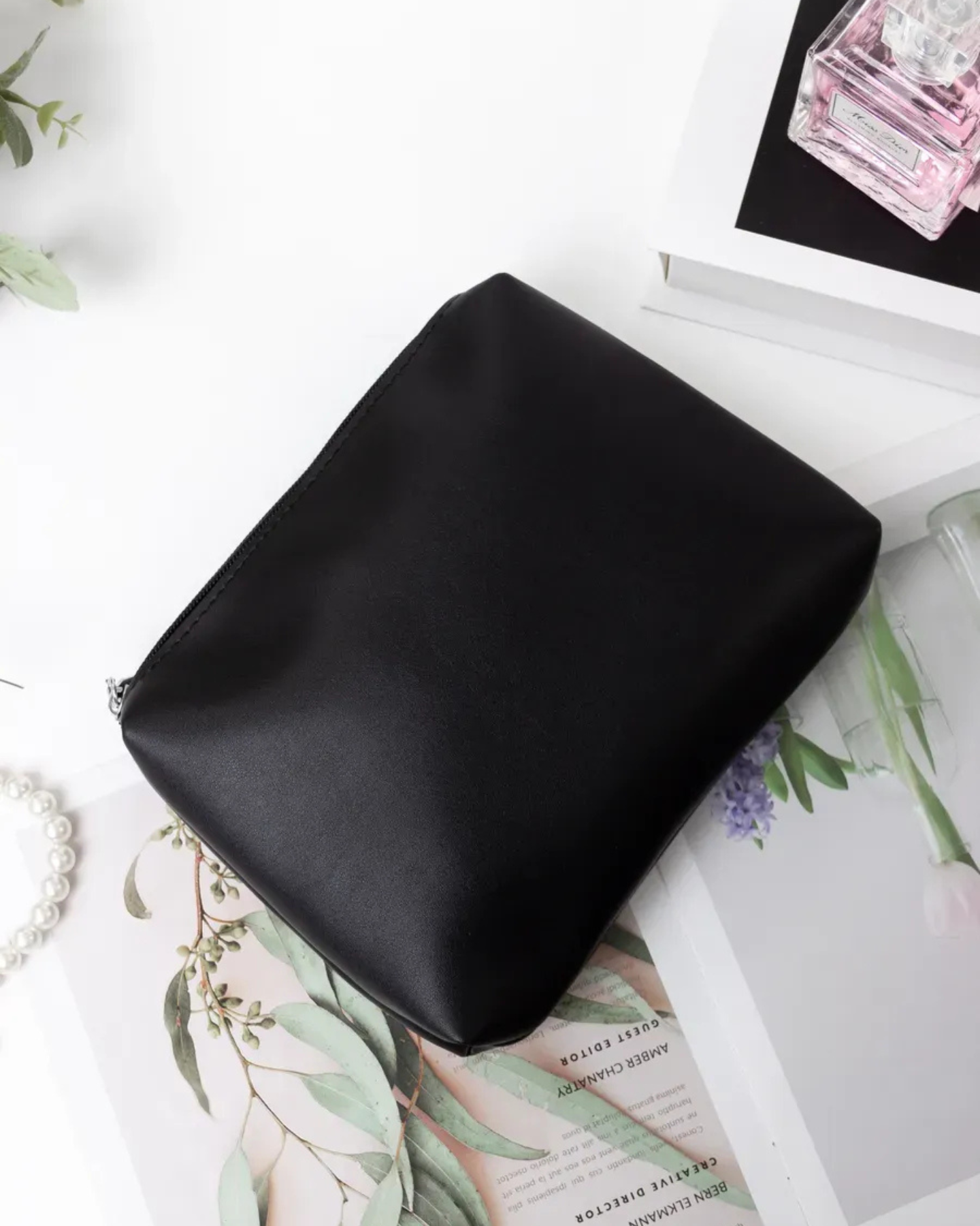 Bolsa Feminina Preta de Couro Luiza Espaçosa com Bolsinha