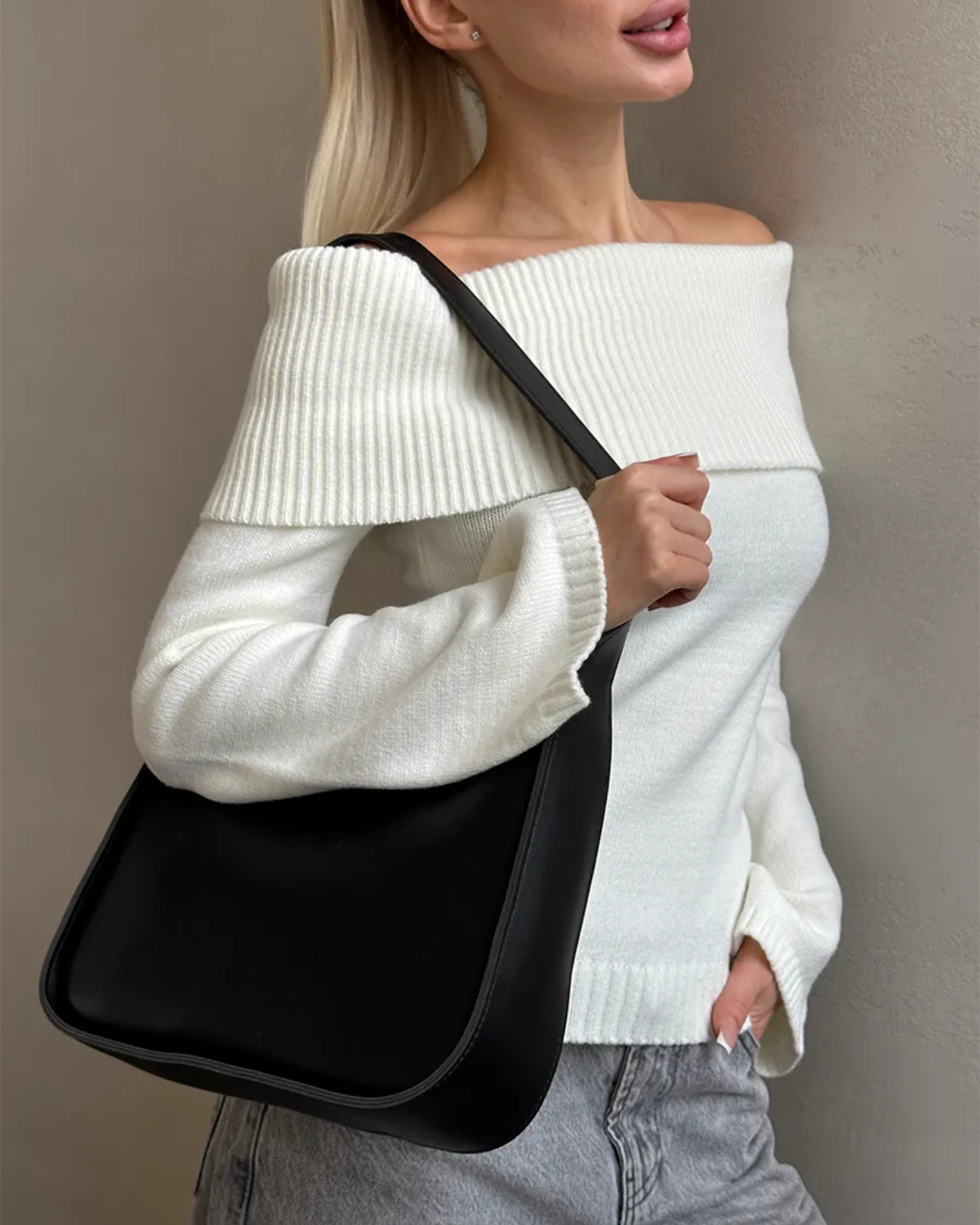 Bolsa Feminina Preta de Ombro em Couro Legítimo
