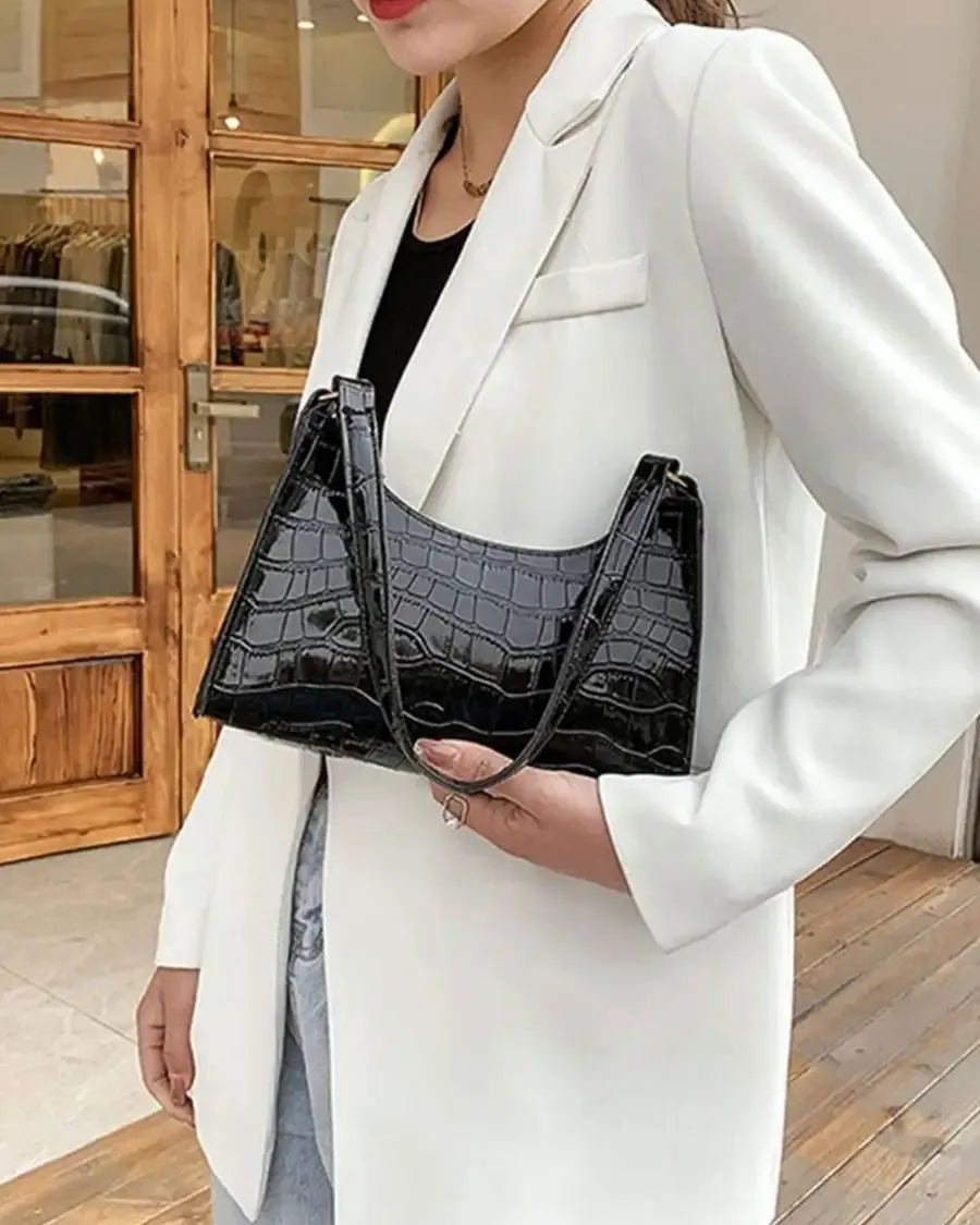 Bolsa Feminina Preta em Couro Legítimo de Ombro