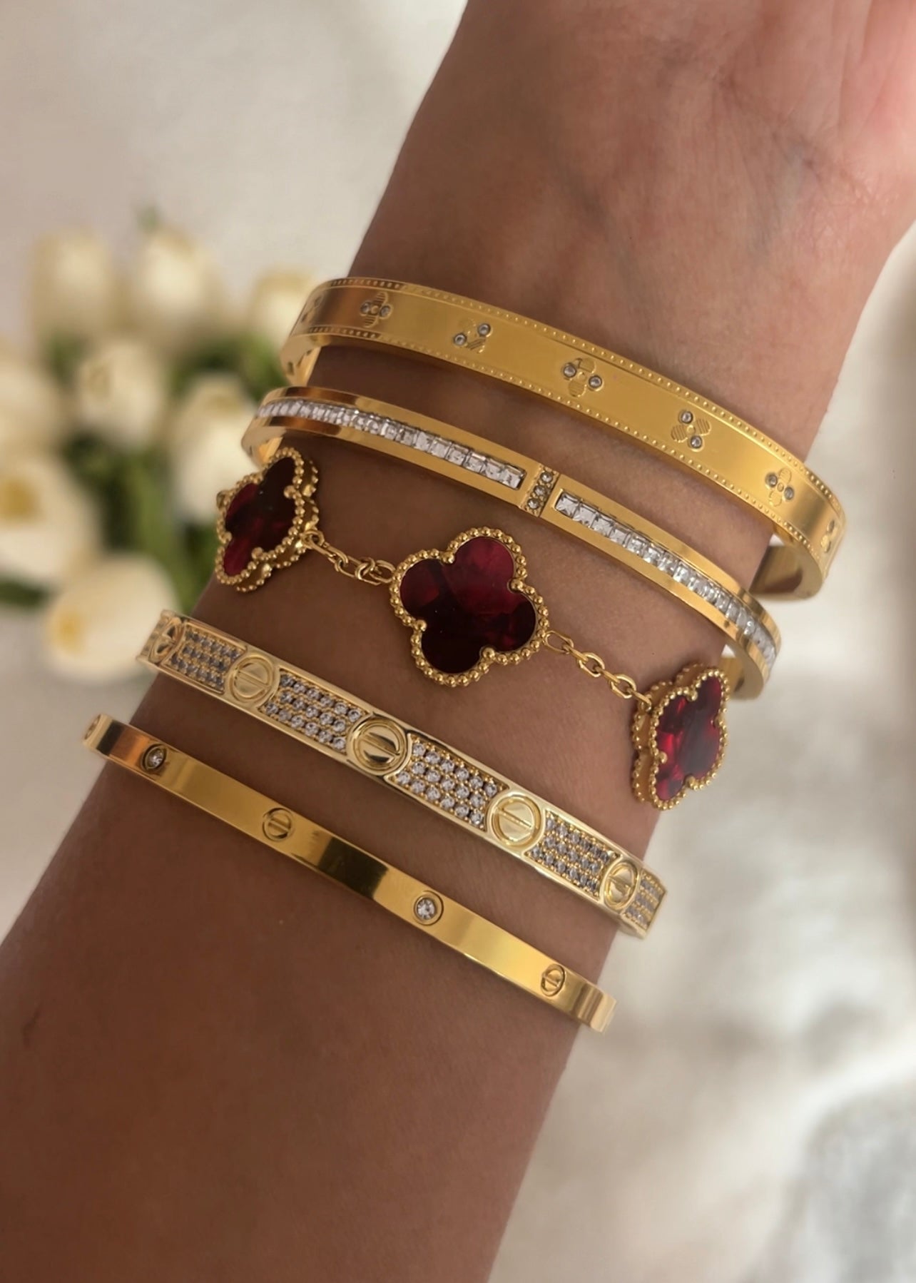 Pulseira Feminina Trevo Mini Dourada
