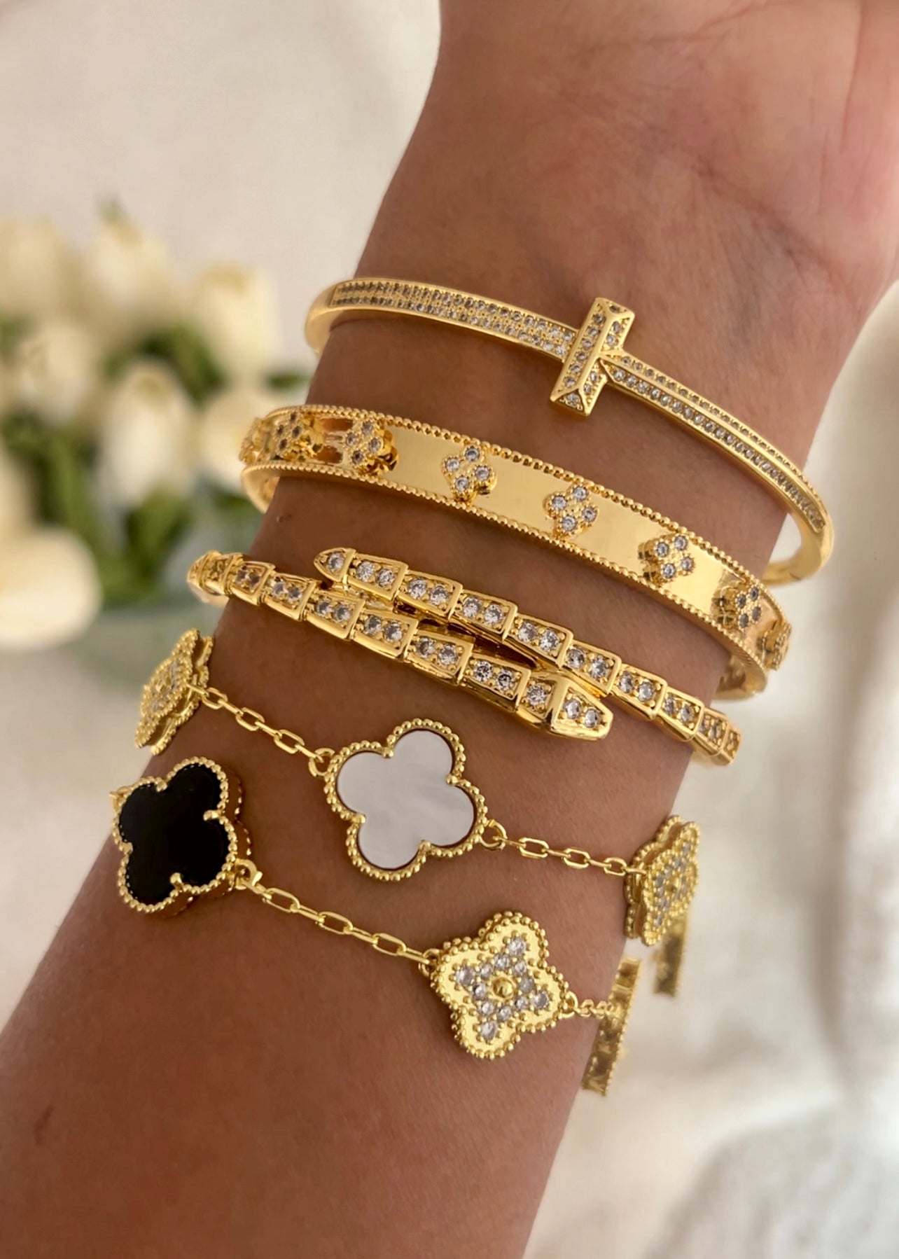 Pulseira Feminina de Trevo - Cores Mistas
