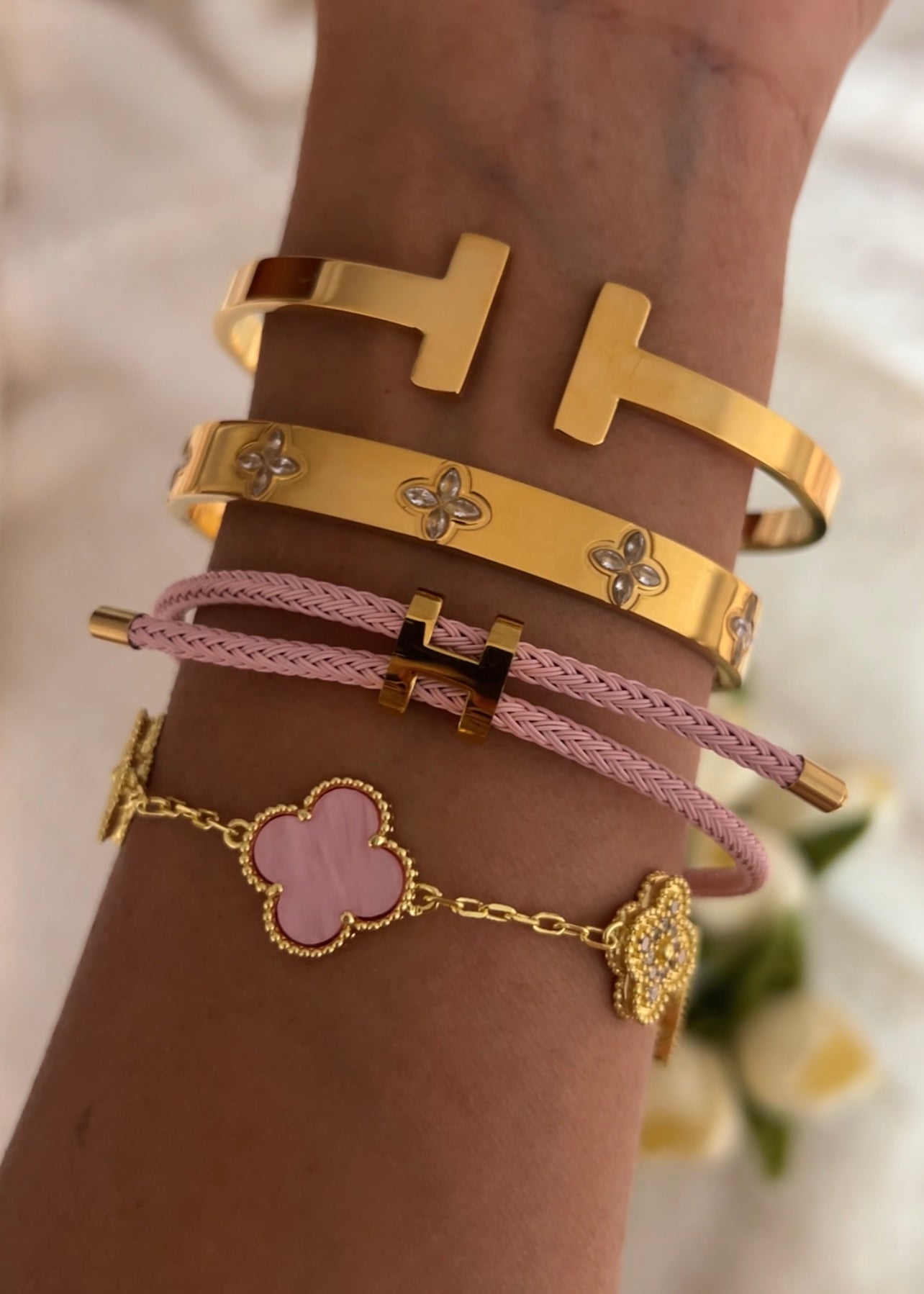 Pulseira Feminina de Trevo - Cores Mistas