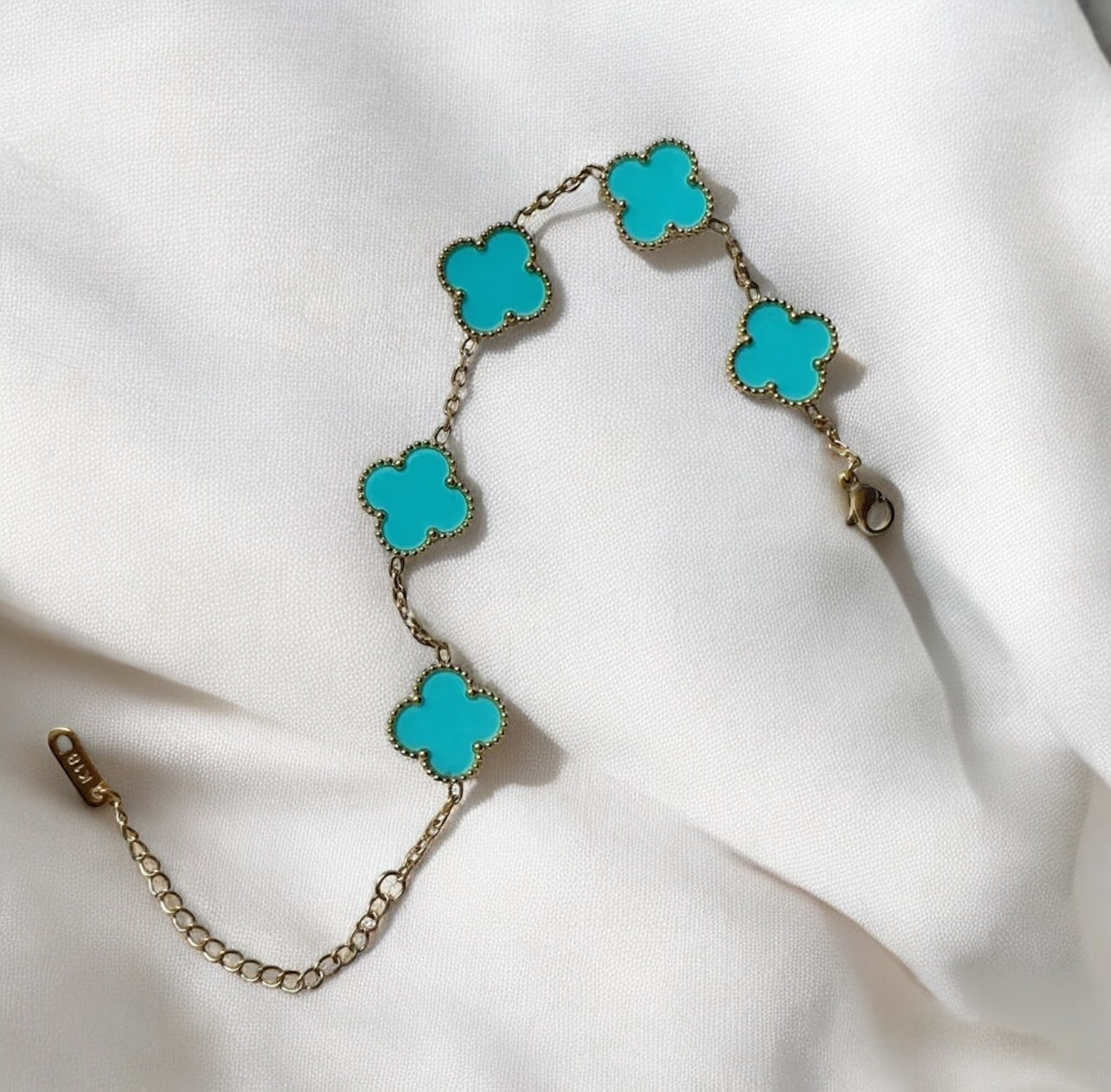 Pulseira Feminina Trevo Mini Dourada