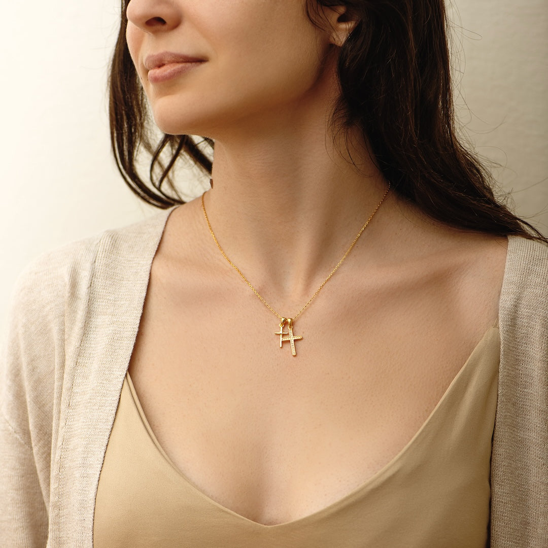 Colar Feminino Cruz Dupla Cravejado