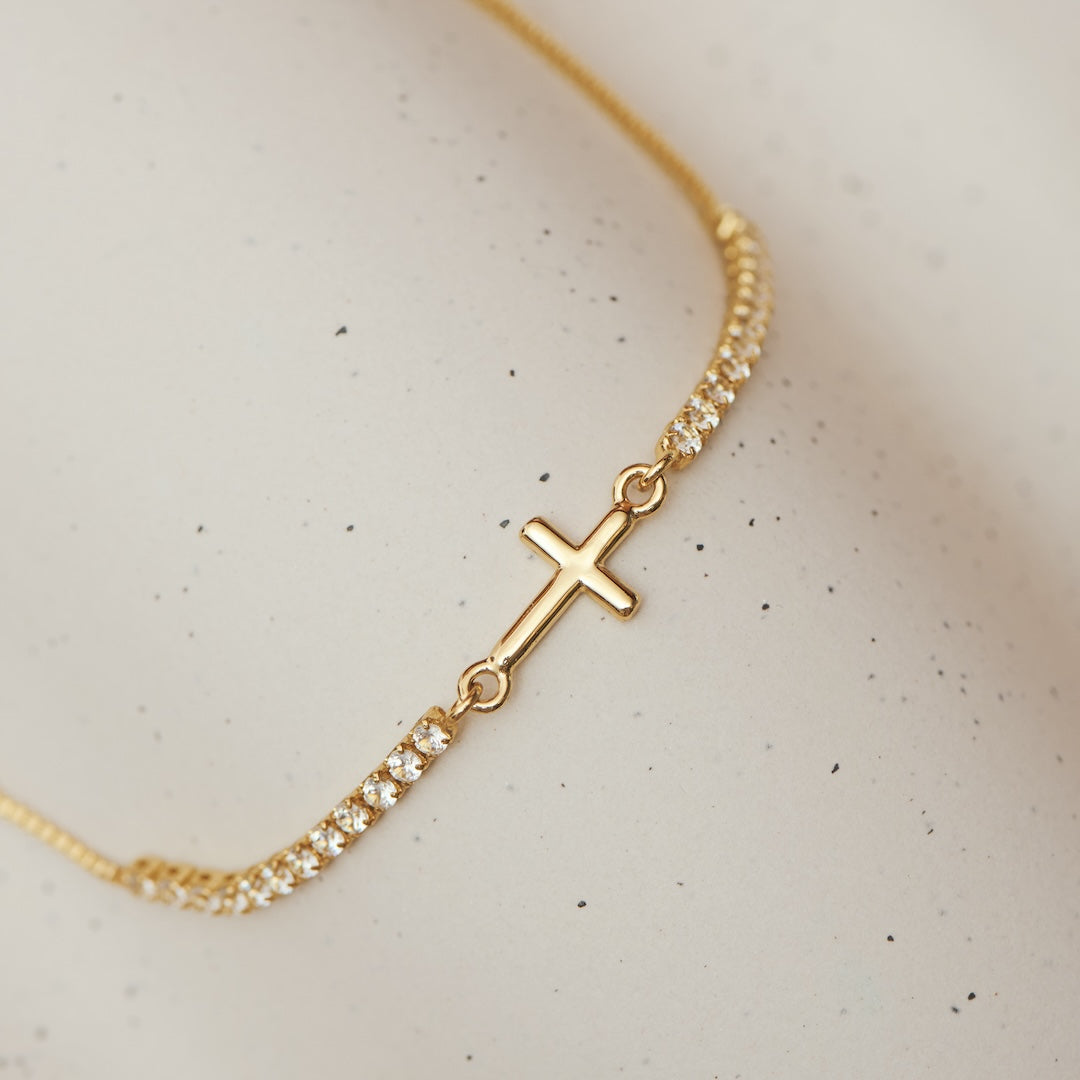 Pulseira Cruz Dourada Cravejada