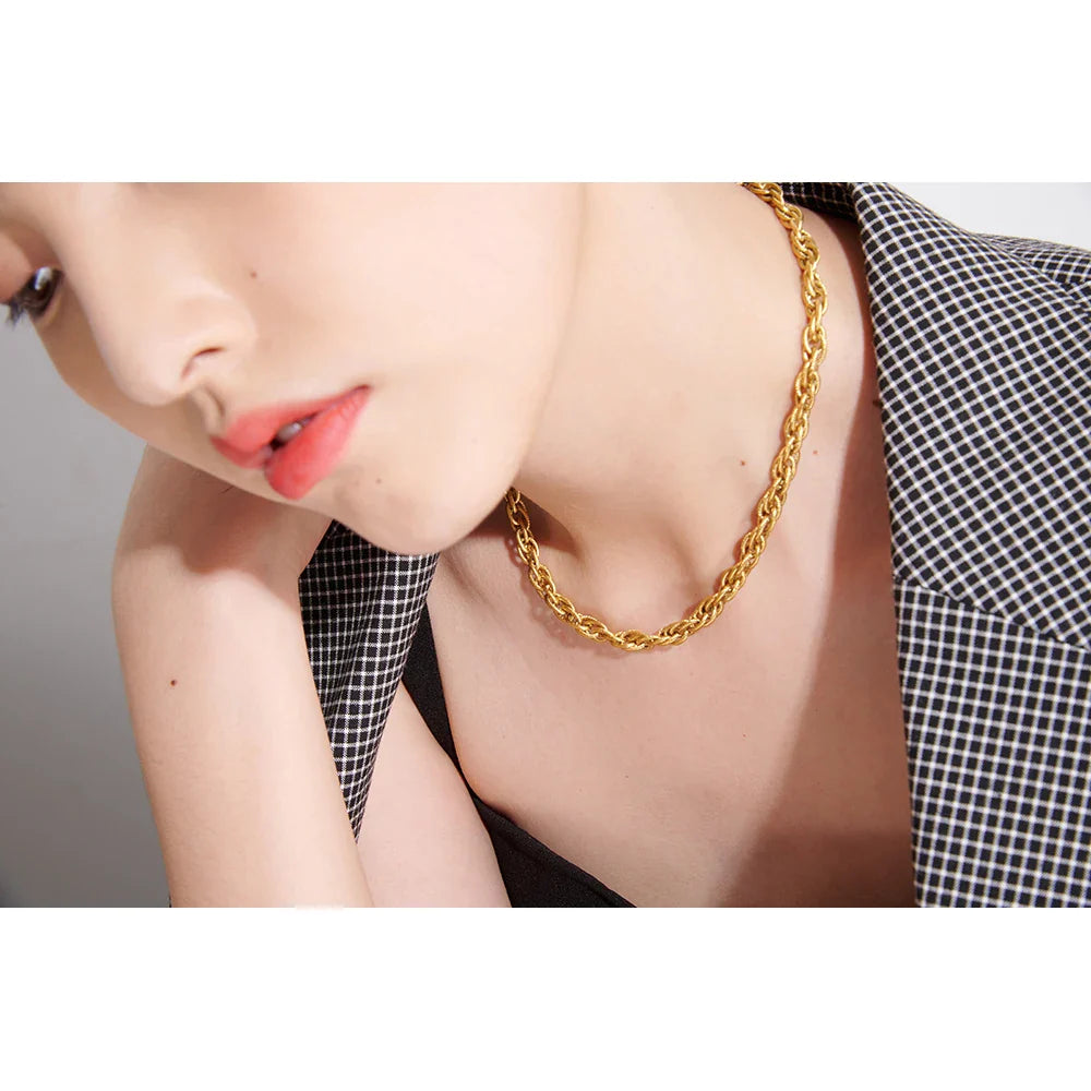 Colar Feminino Dourado Elus