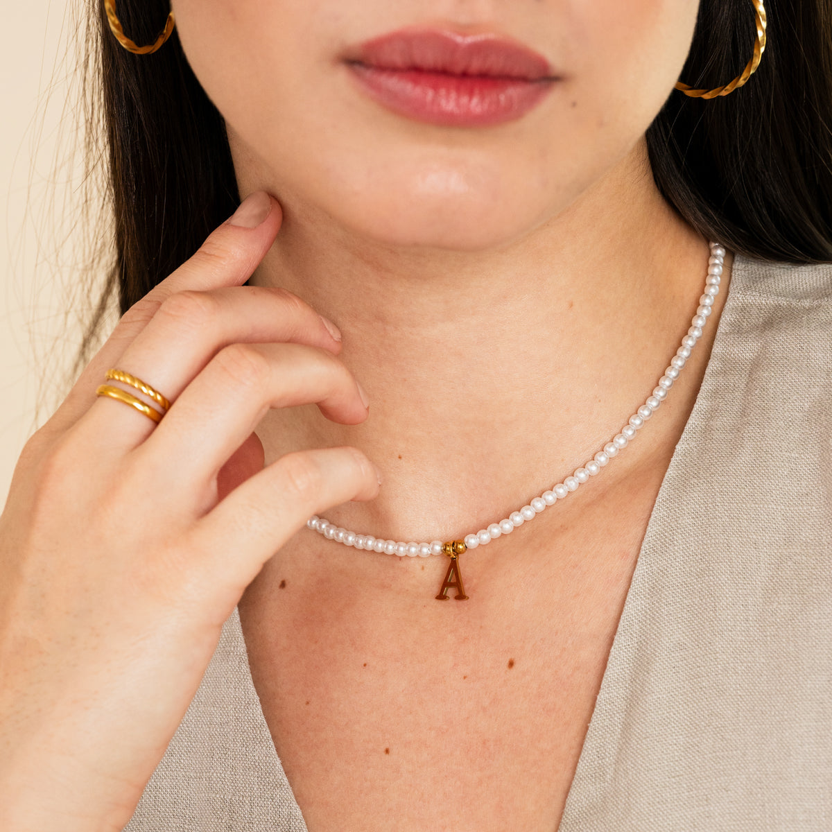 Colar de Pérolas Com Inicial Banhado Ouro 18K