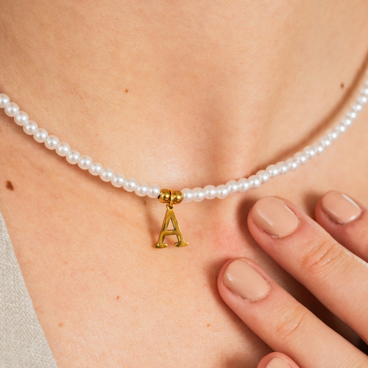 Colar de Pérolas Com Inicial Banhado Ouro 18K