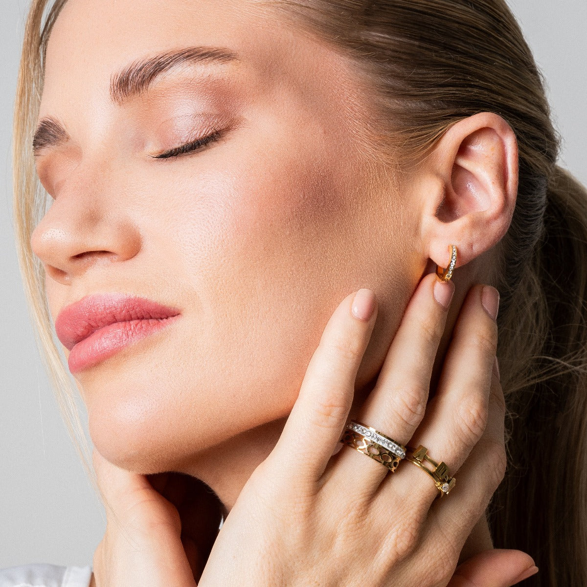 Brincos Arielle Com Brilhantes Banhado Ouro 18K