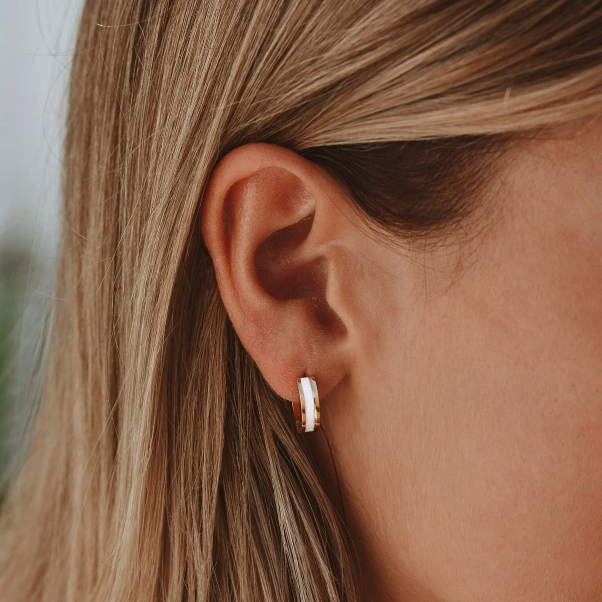 Brinco Mini Argolas Banhado Ouro 18K