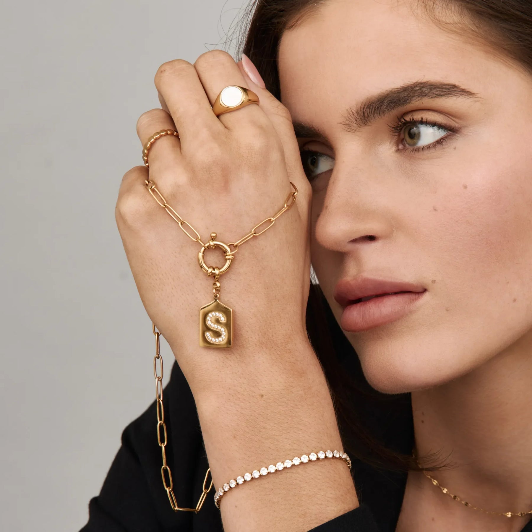 Colar Inicial Cravejado Banhado Ouro 18K