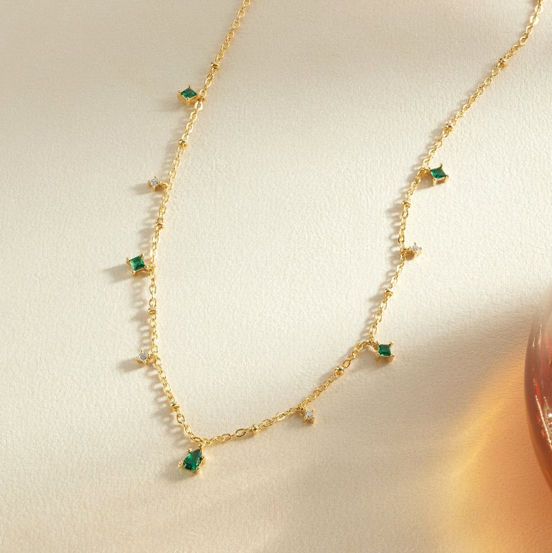 Colar Feminino Dourado Cristal