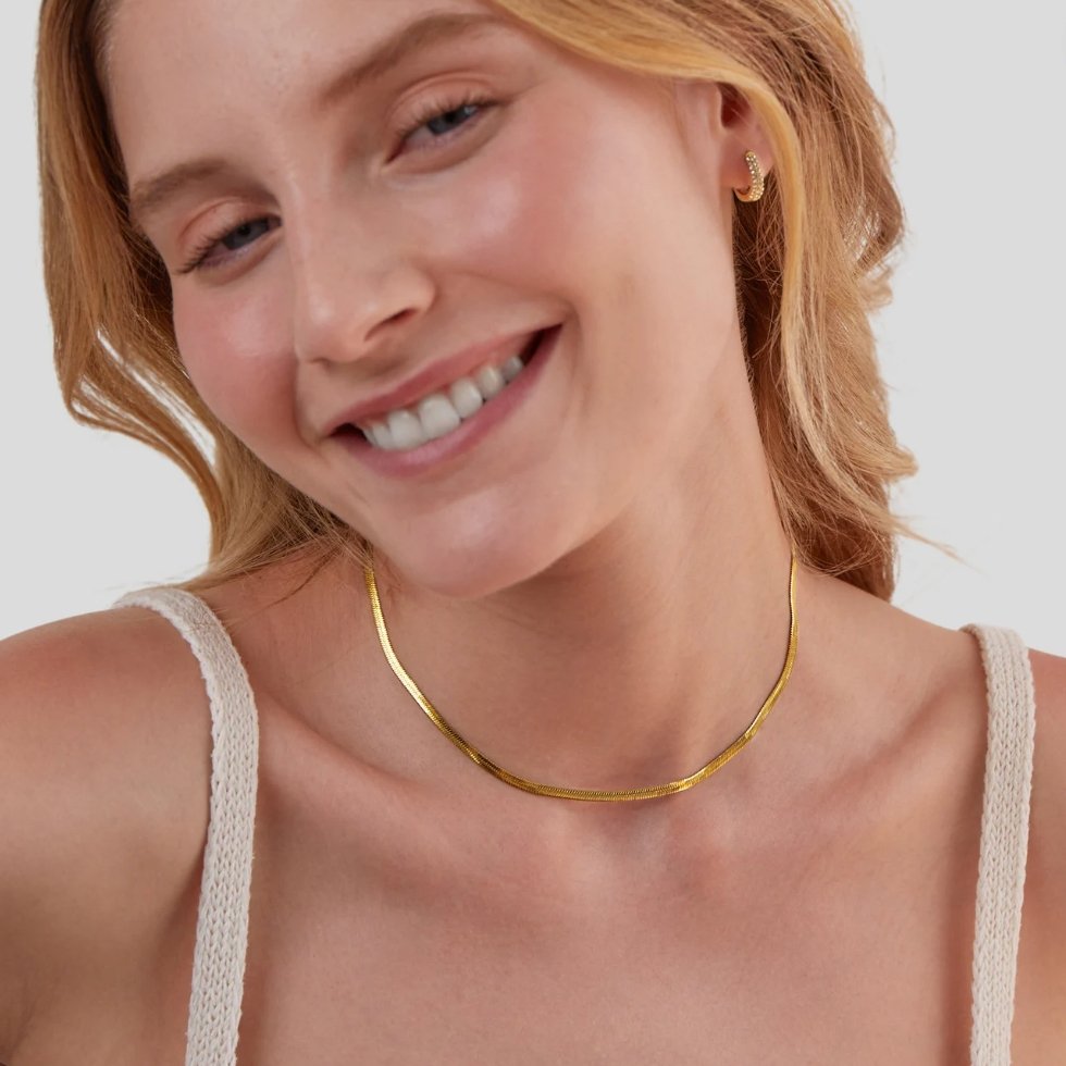 Colar Feminino Dourado corrente de cobra Sarya