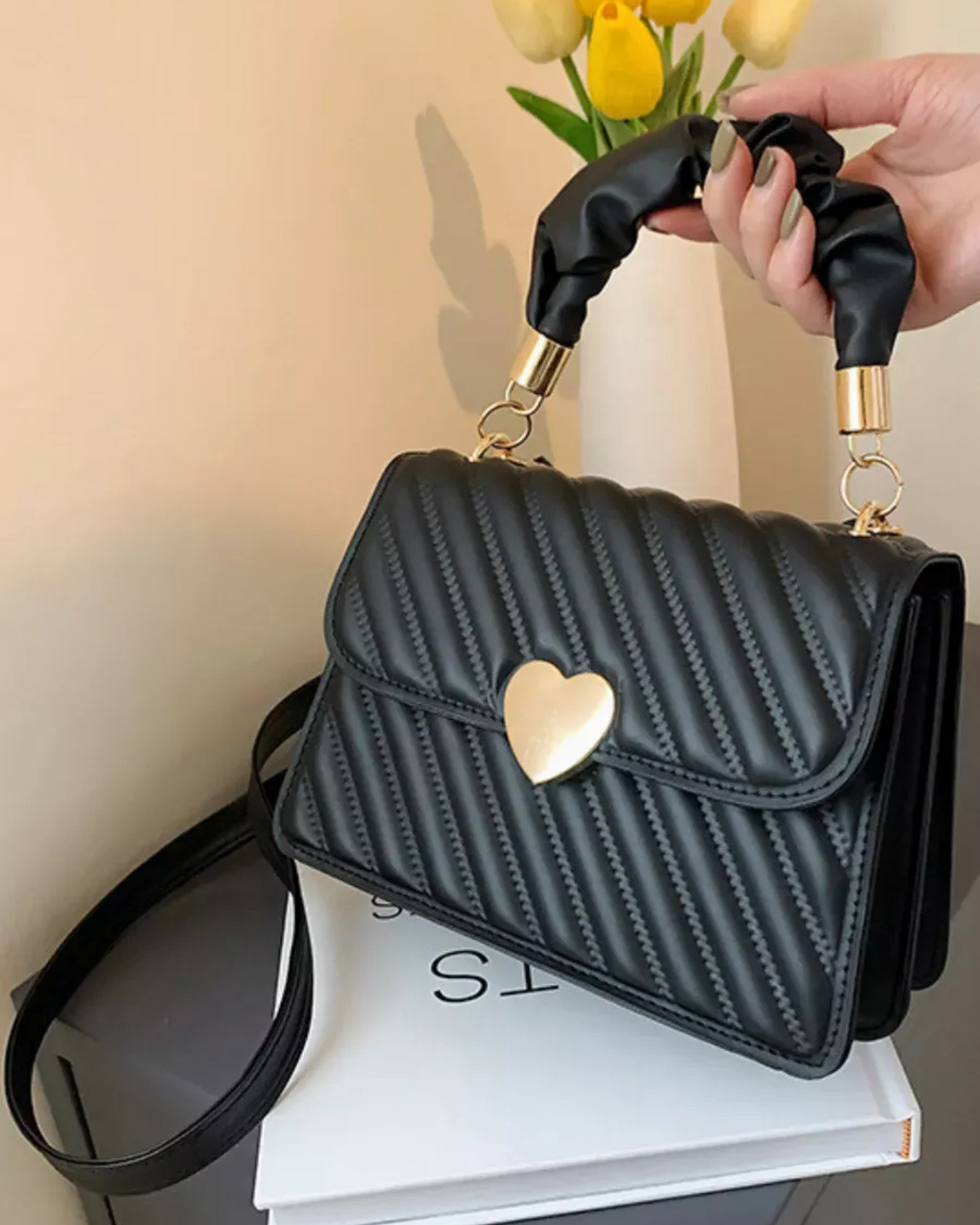Bolsa Feminina Coração Preta