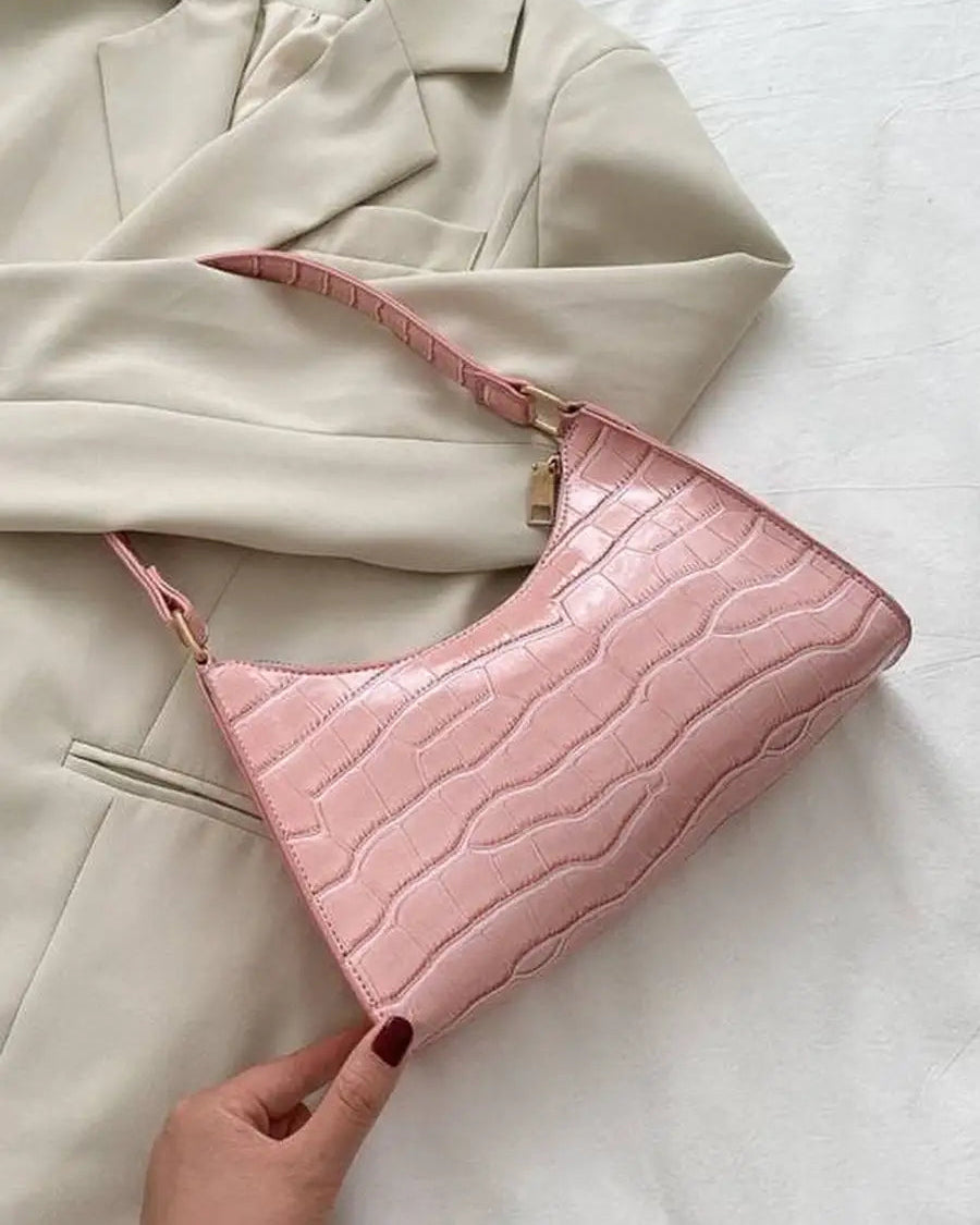 Bolsa Feminina Preta em Couro Legítimo de Ombro