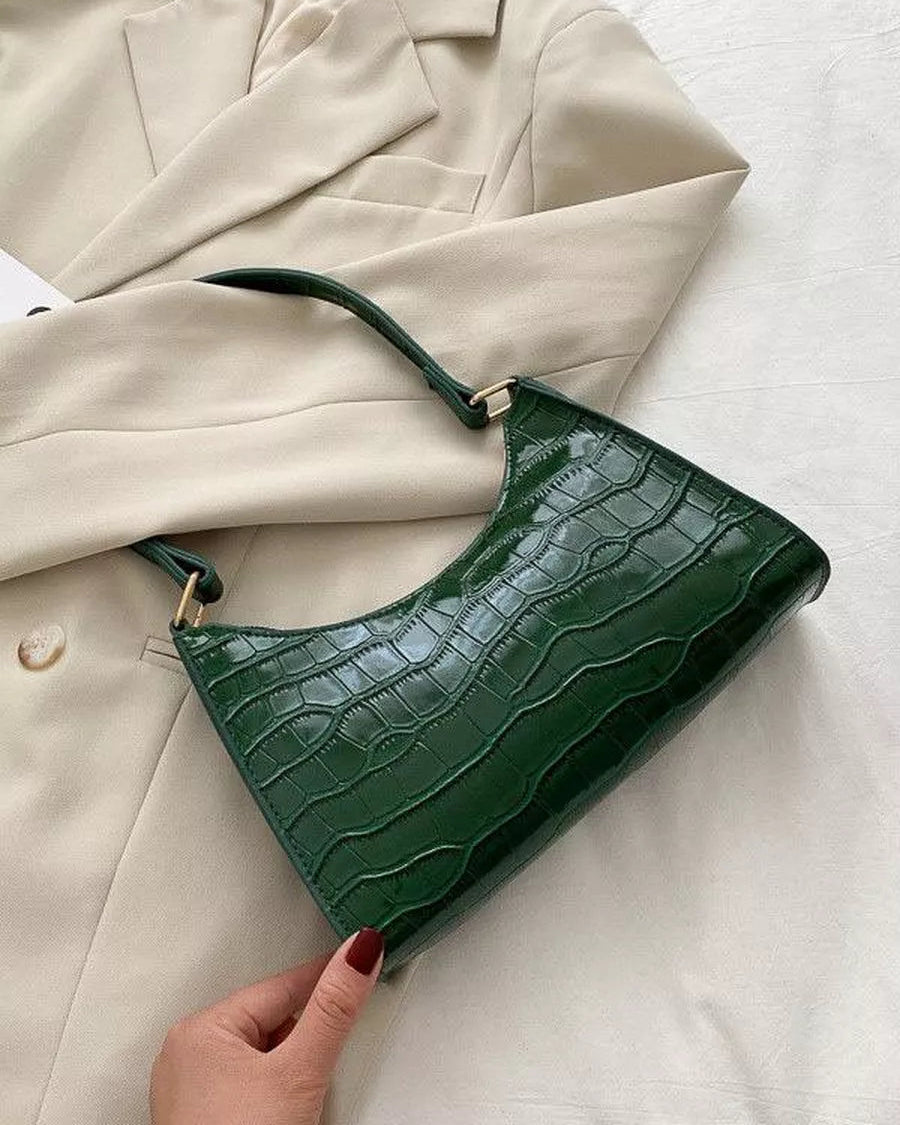 Bolsa Feminina Preta em Couro Legítimo de Ombro