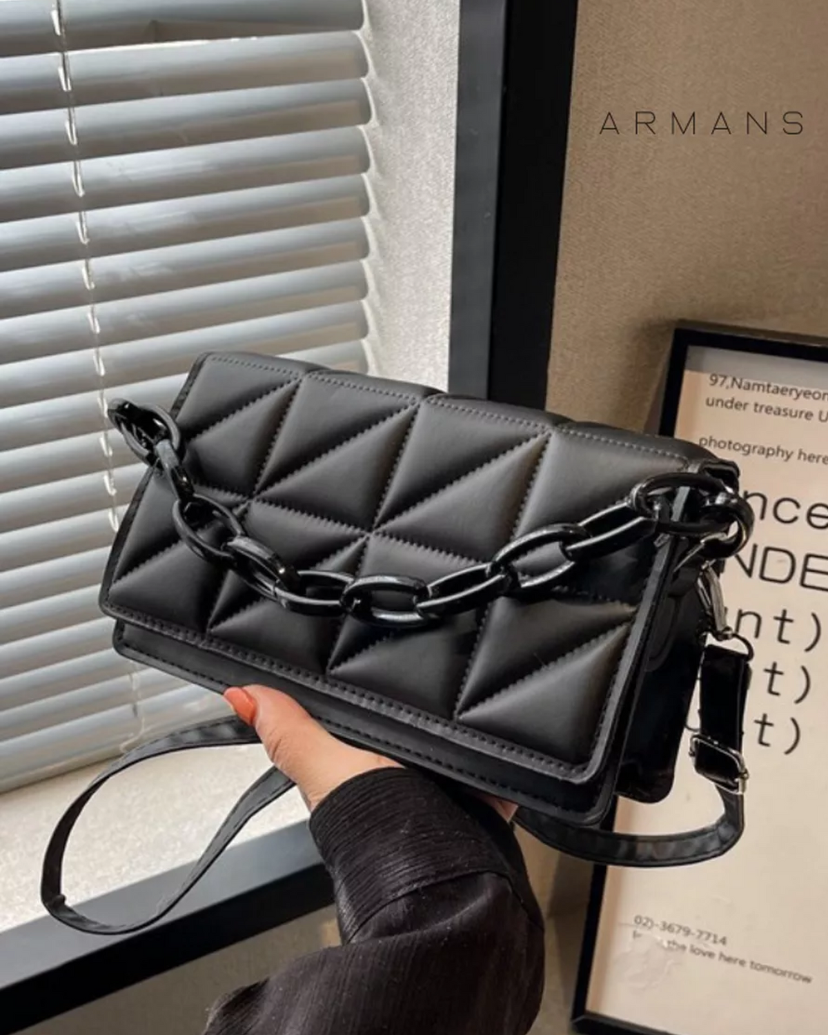 Bolsa Feminina Alça Corrente em Couro