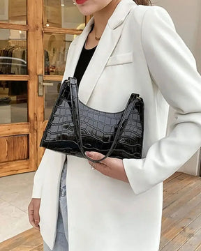 Bolsa Feminina Preta em Couro Legítimo de Ombro