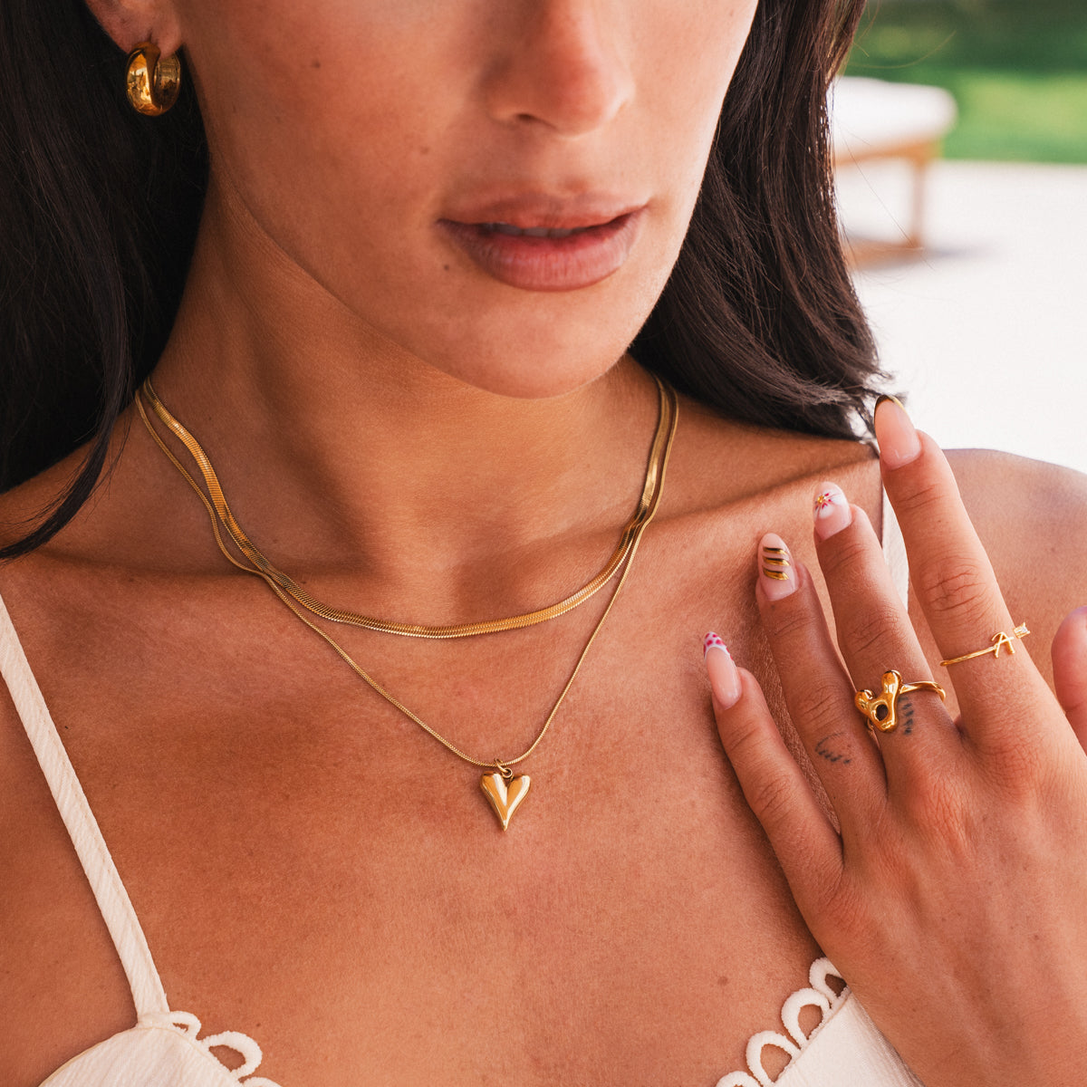 Colar Feminino em Camadas Coração Esculpido