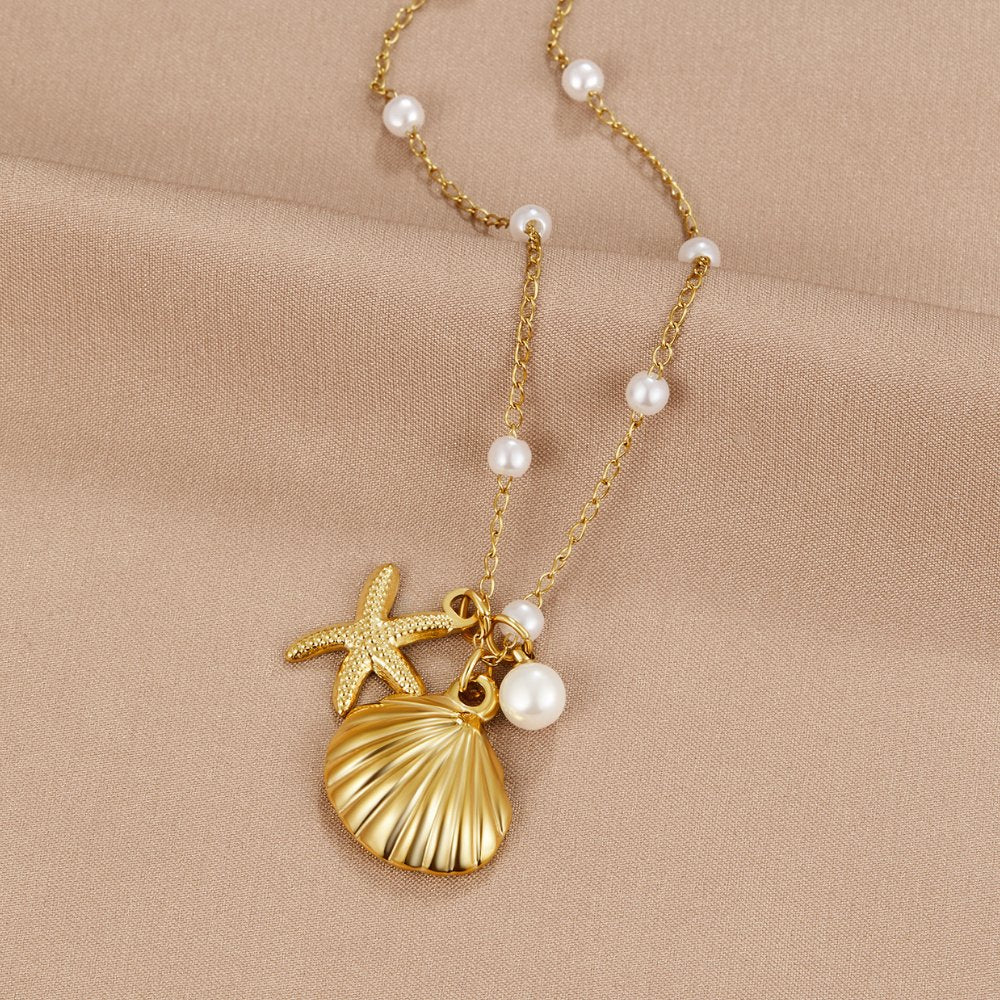 Colar Feminino Dourado com pingente de Concha Aria