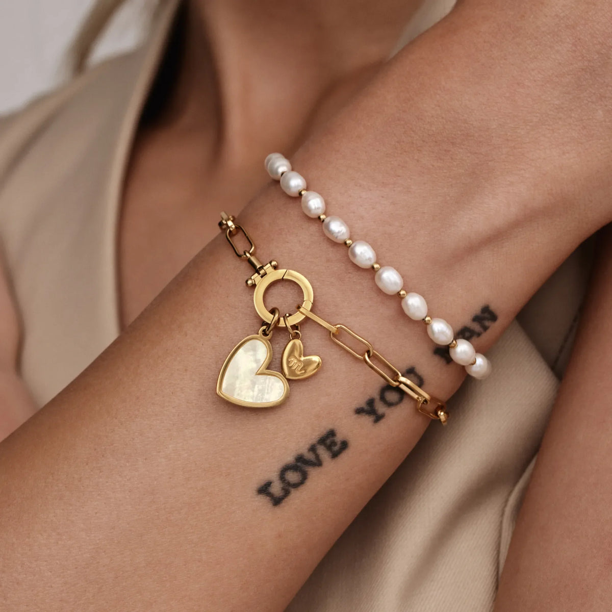 Pulseira Duo Coração com Inicial Personalizável Dourada 18K Saffyro