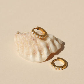 Mini Argolas com Pérola Banhado Ouro 18K