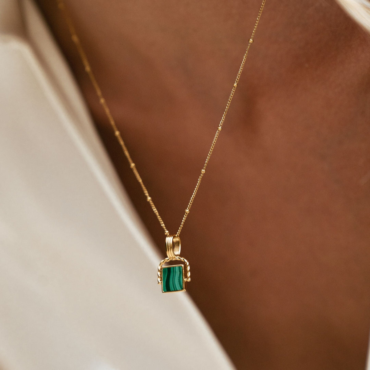 Colar Malachite Banhado Ouro 18K
