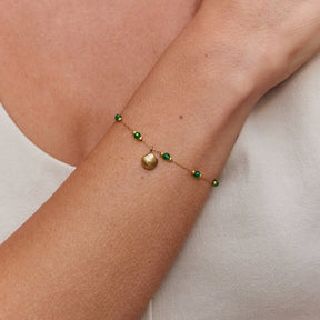 Pulseira Feminina Nerissa de Concha Dourada e Pérola Verde