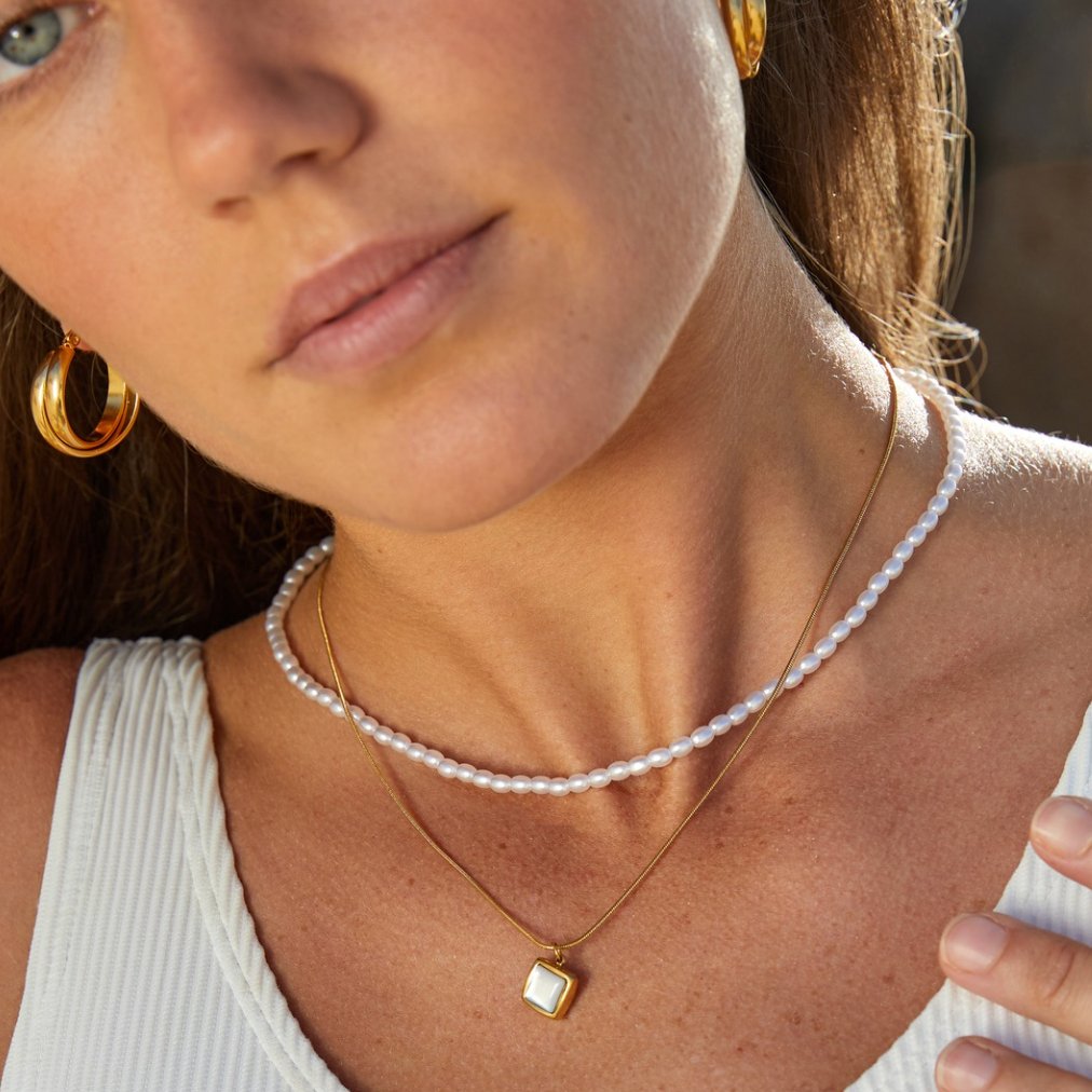 Colar Feminino Dourado Crystal Branco