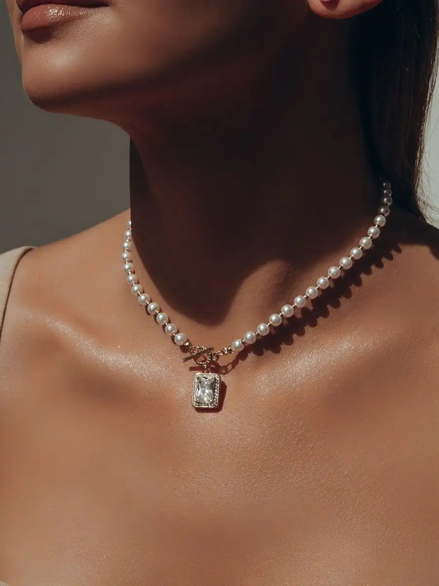 Colar Encanto de Pérolas com Pingente Brilhante